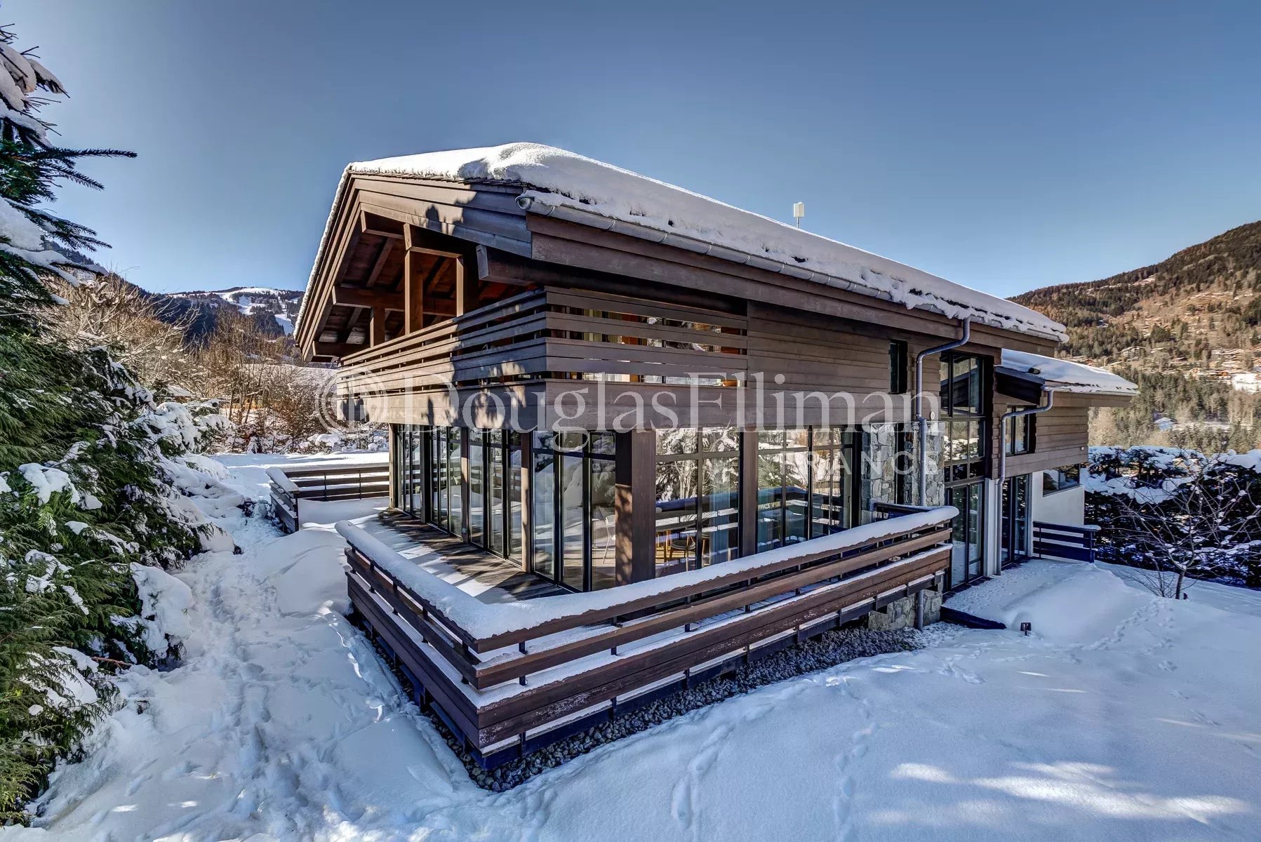 LES HOUCHES – Chalet contemporain de 4/5 chambres - Image nᵒ2