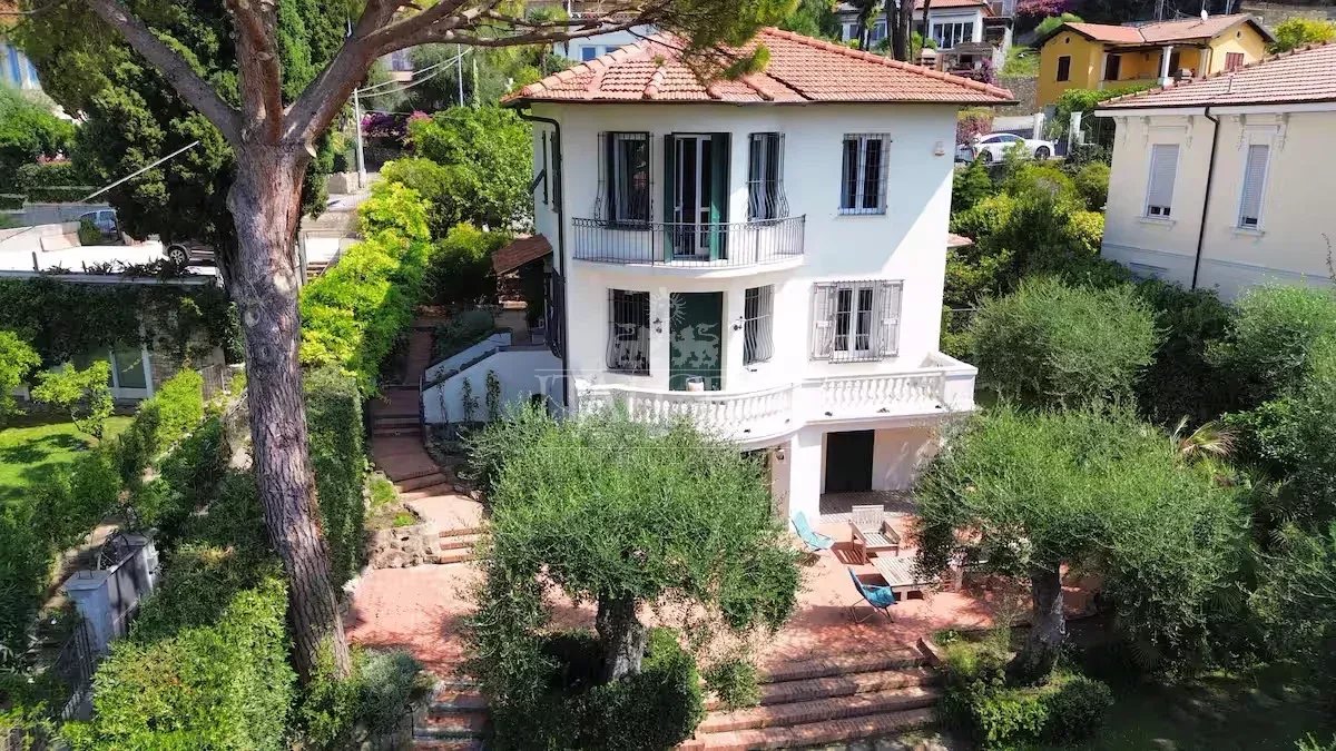 Villa Bordighera 8 pièce(s) 281 m2