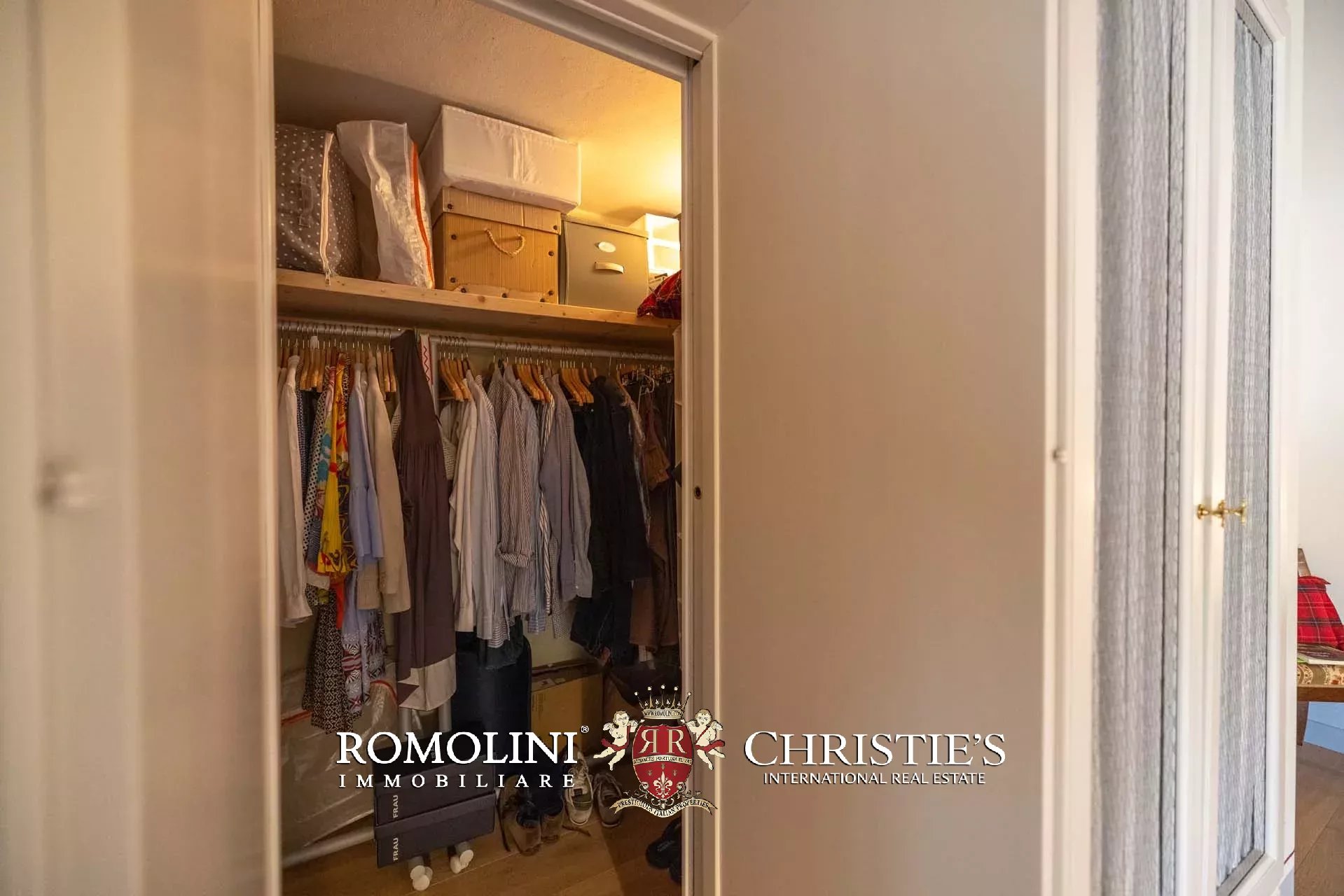 5 Bedroom Villa/Townhouse's Image 36