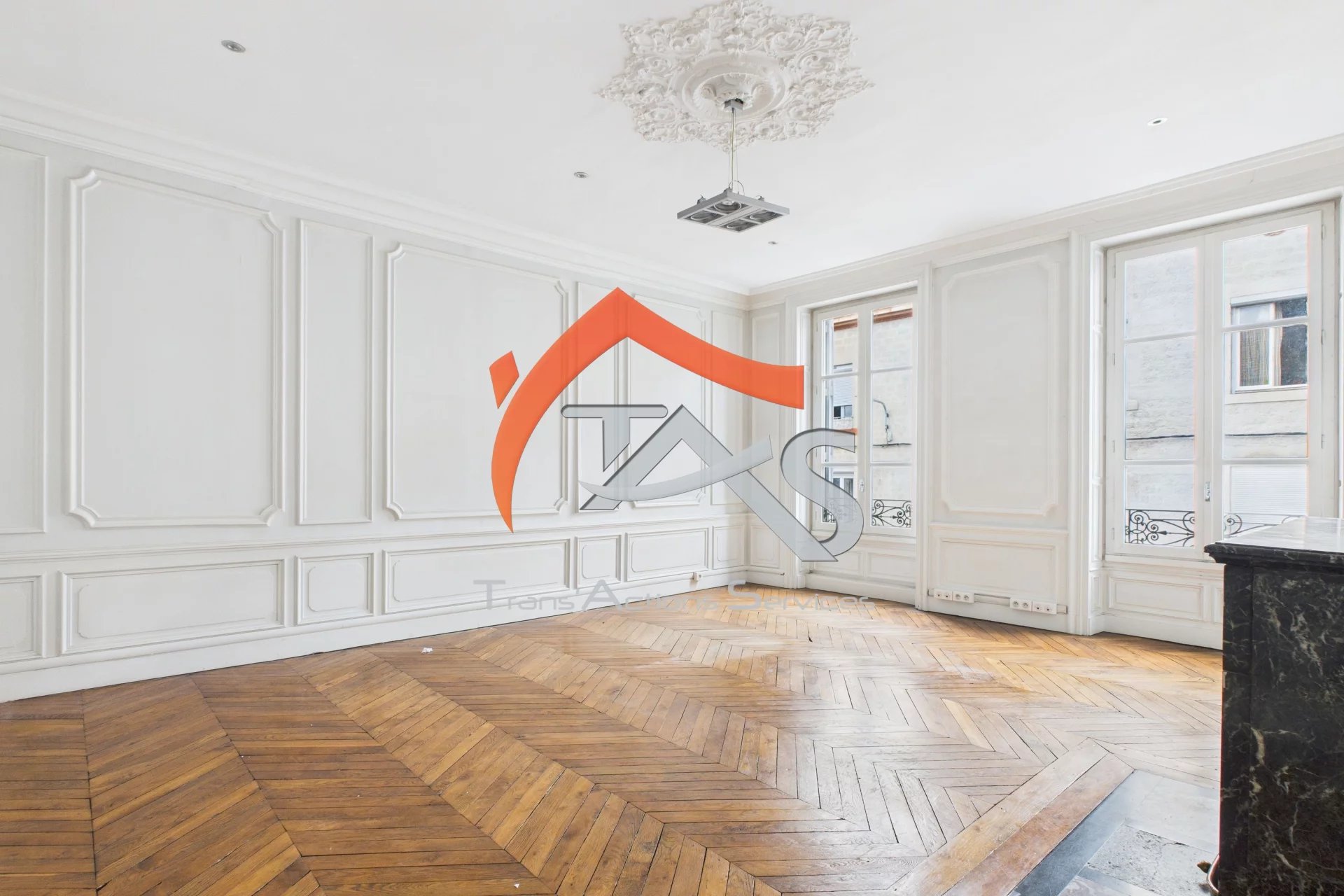 Plateau de 143 m² - Photo 2