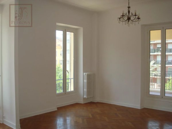 2-Bedroom Apartment in Nice — photo 6