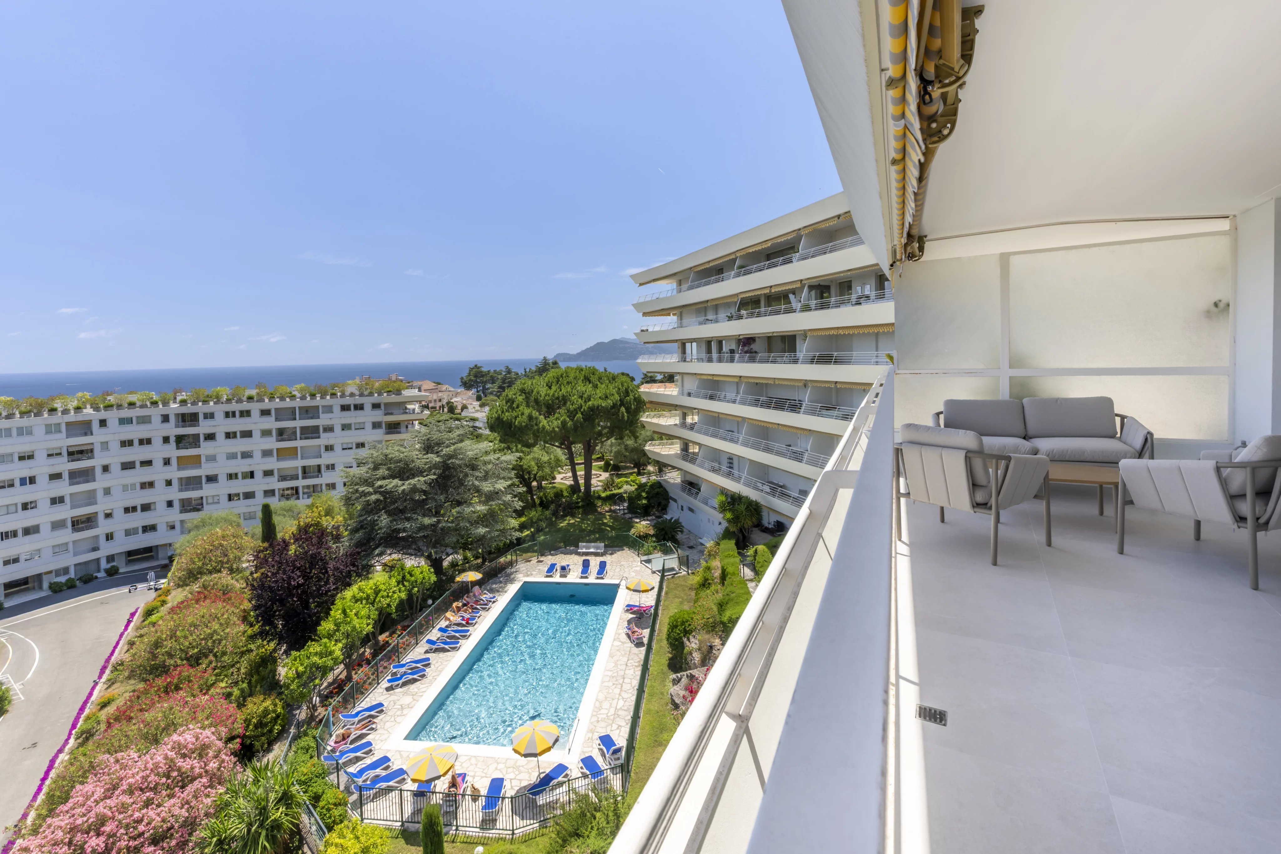  Image of Apartment - 2 Bedrooms for Sale in Alpes-Maritimes-Cannes-France, Image 17