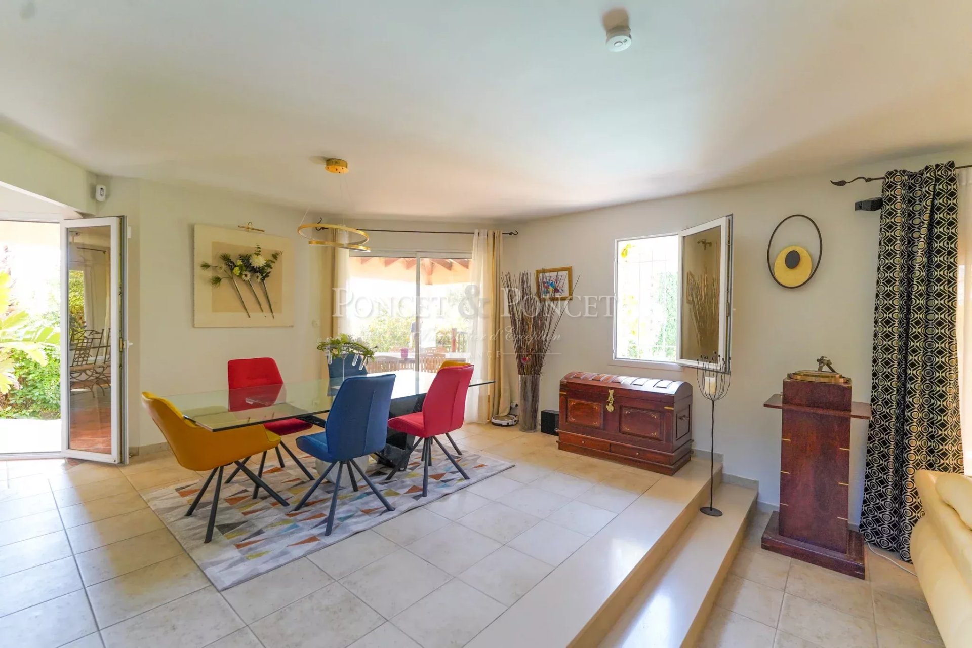 5 Bedroom Villa/Townhouse's Image 4