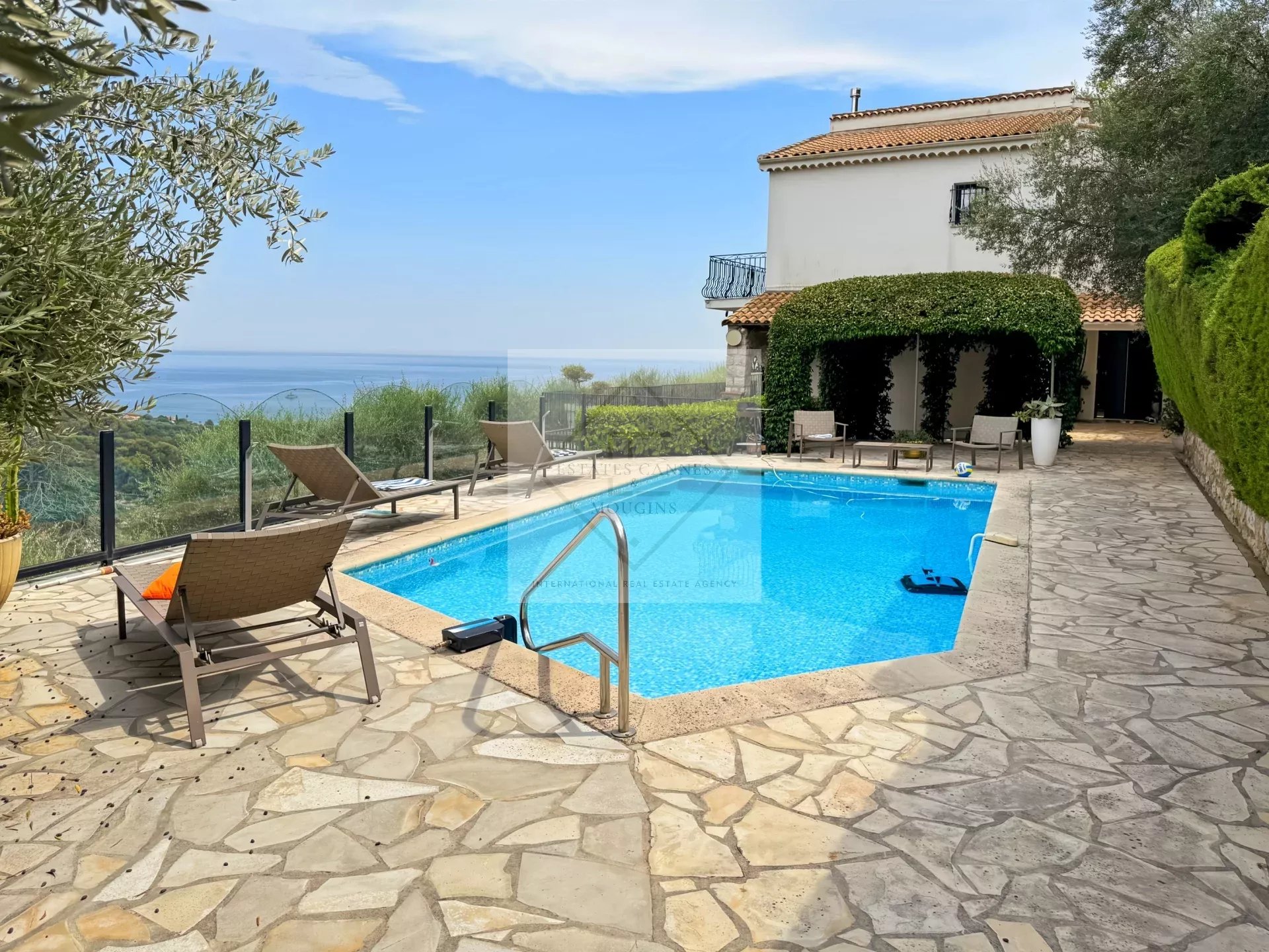 Magnifique Villa Provençale aux Portes de Monaco — photo 24