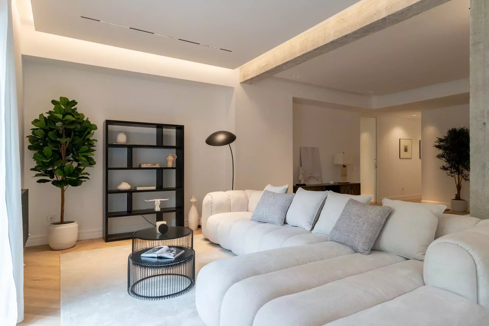 Brand New Exclusive Luxury Property on the Golden Mile - picture 18
