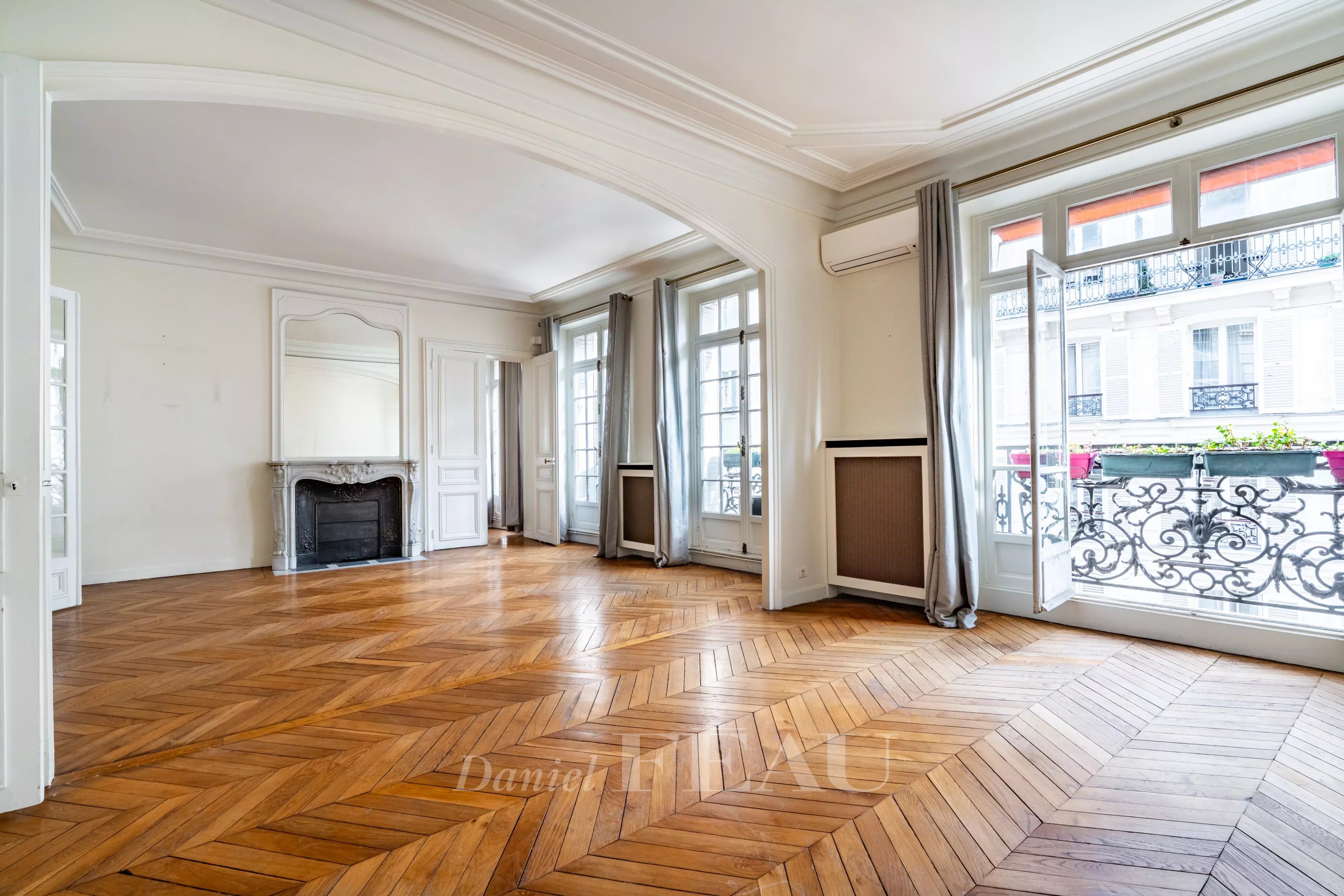 Paris VIIème - Gros Caillou - Saint Dominique - 3 chambres + studio