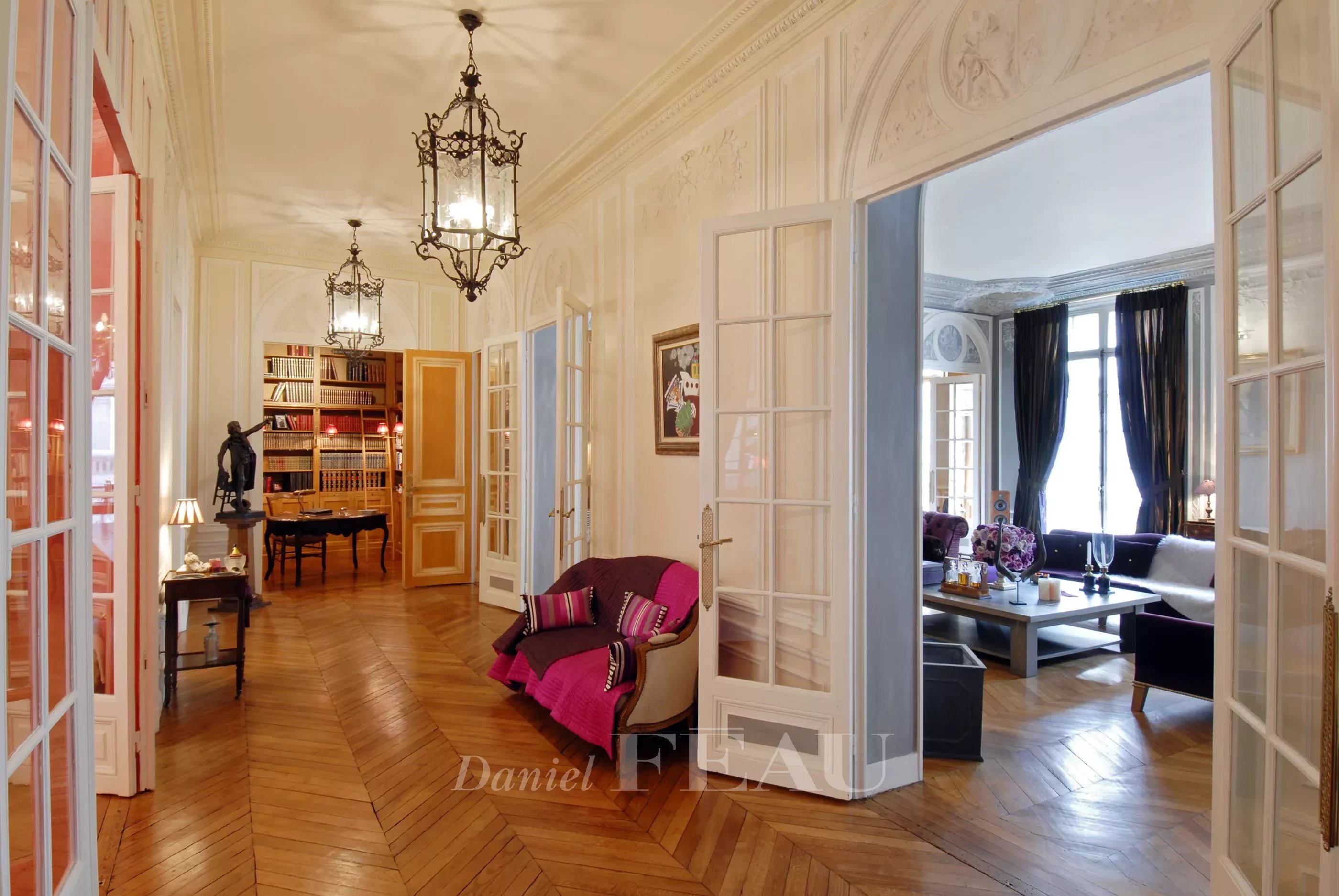 Paris 16th District – An elegant and very spacious apartment