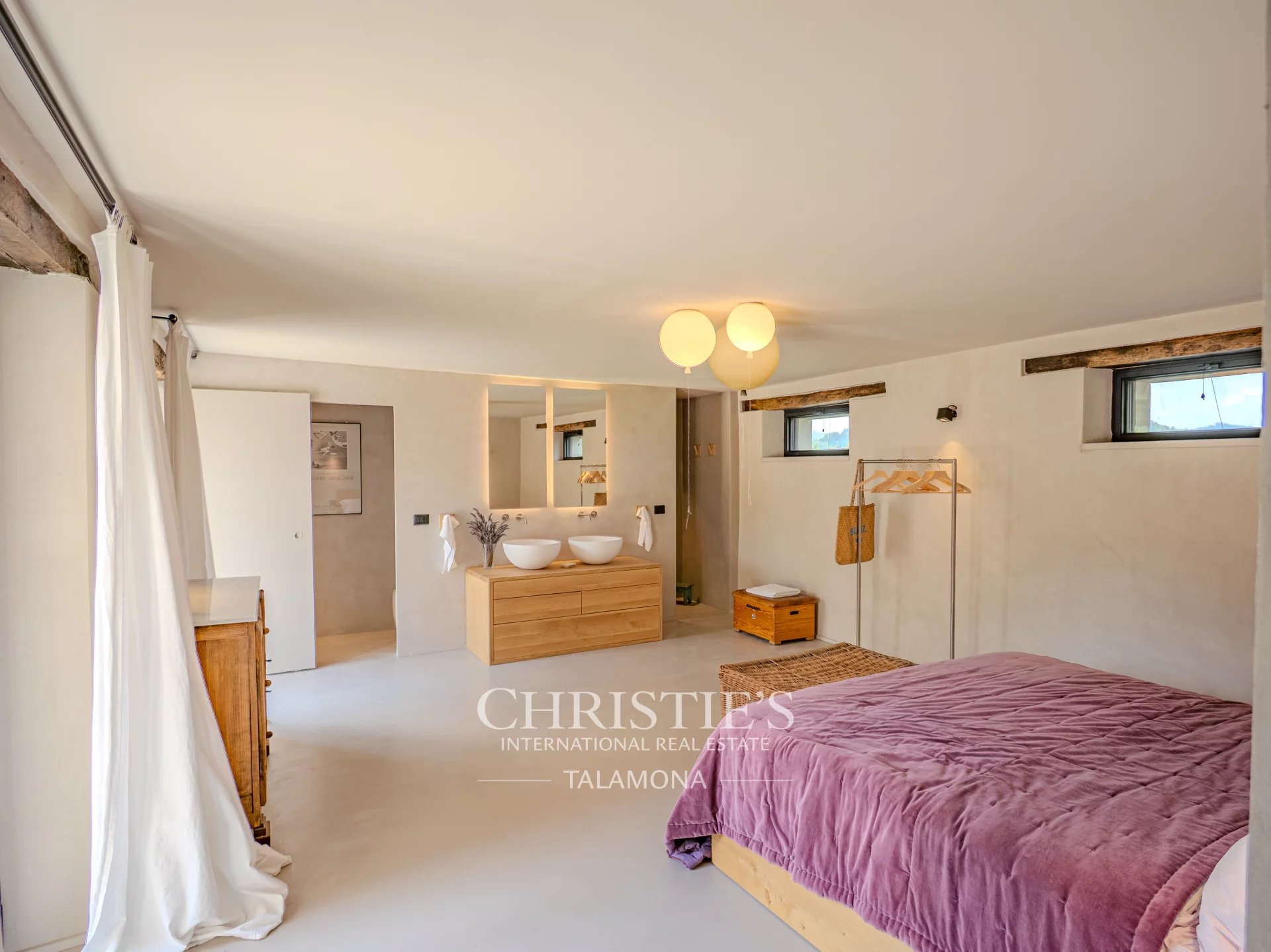 4 Bedroom Villa/Townhouse's Image 34