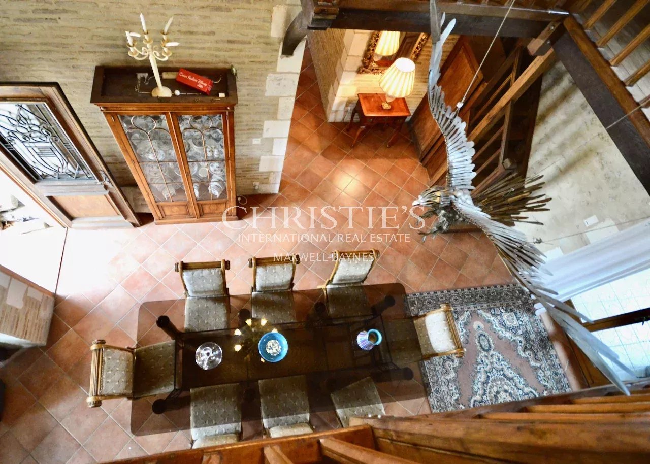 6 Bedroom Villa/Townhouse's Image 6