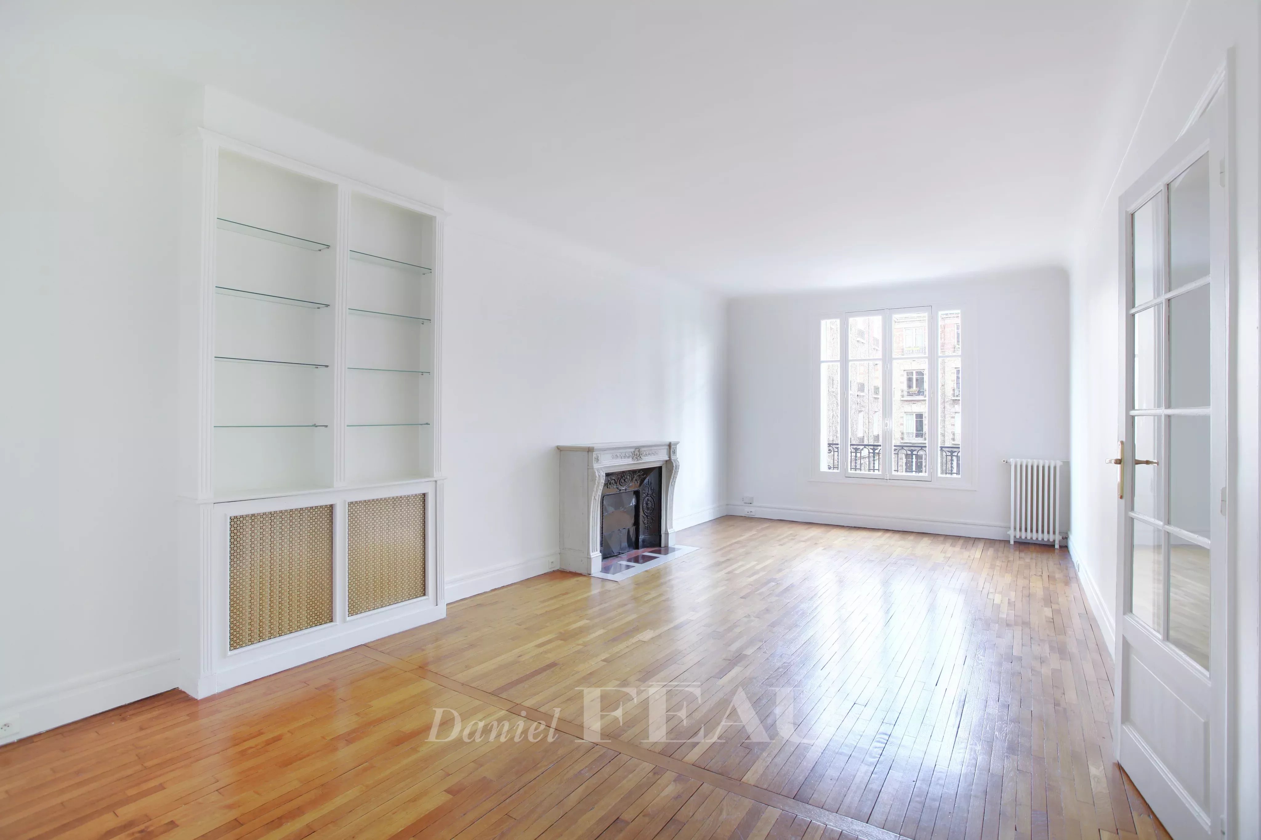 Paris 16th District –  A 2-bed apartment rented unfurnished