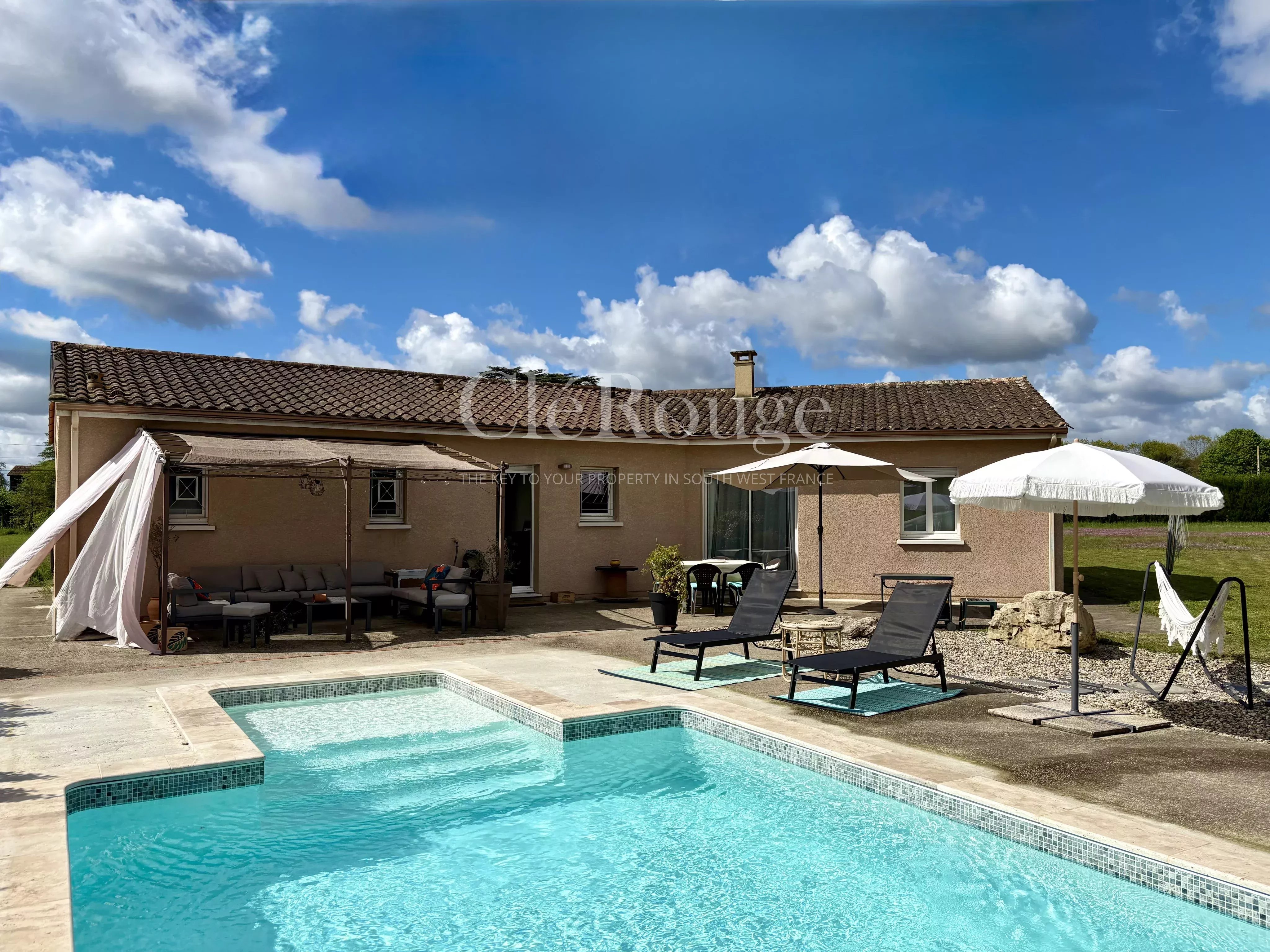 Proche de Duras - Maison moderne lumineuse de 4 chambres et piscine
