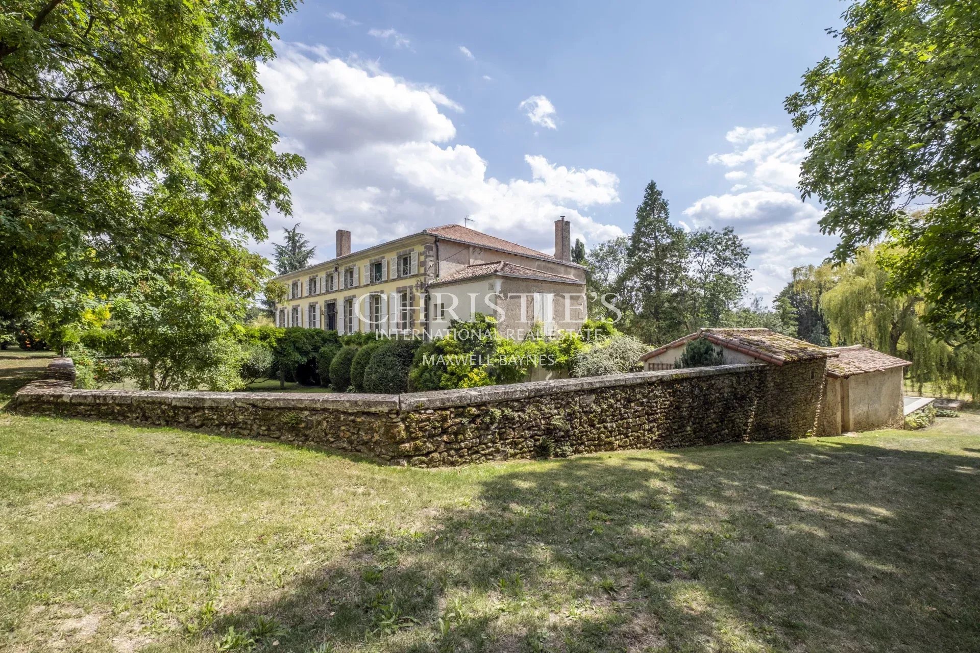 7 Bedroom Chateau's Image 8