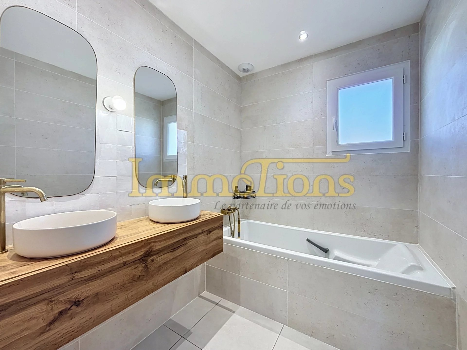 Sale House Saint-Hilaire-du-Rosier