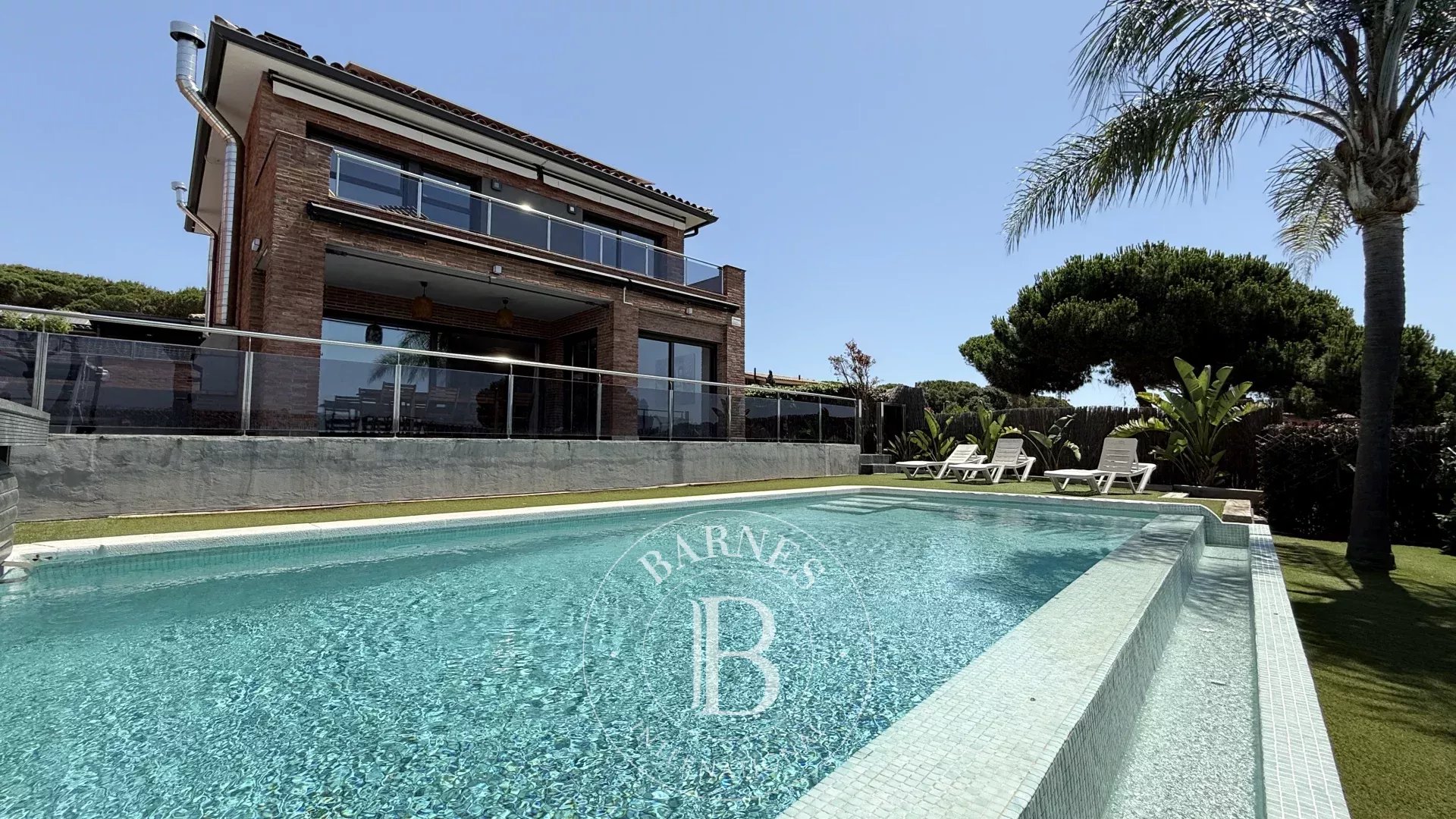 Maison avec vue sur la mer, piscine chauffée et licence touristique à Caldes d’Estrac, Barcelone.