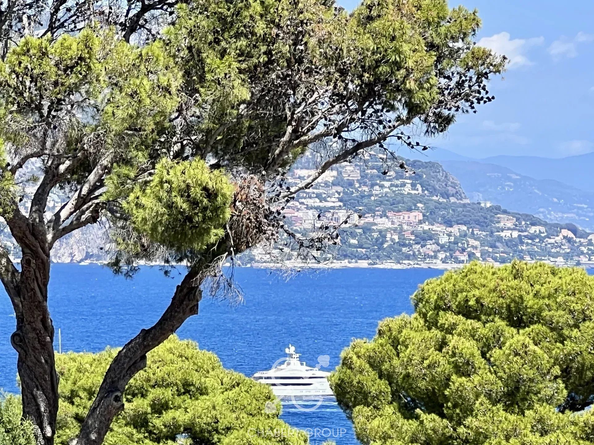 SAINT JEAN CAP FERRAT PROPRIETE IMMEUBLE ET VILLA SUR TERRAIN 7 100 M2