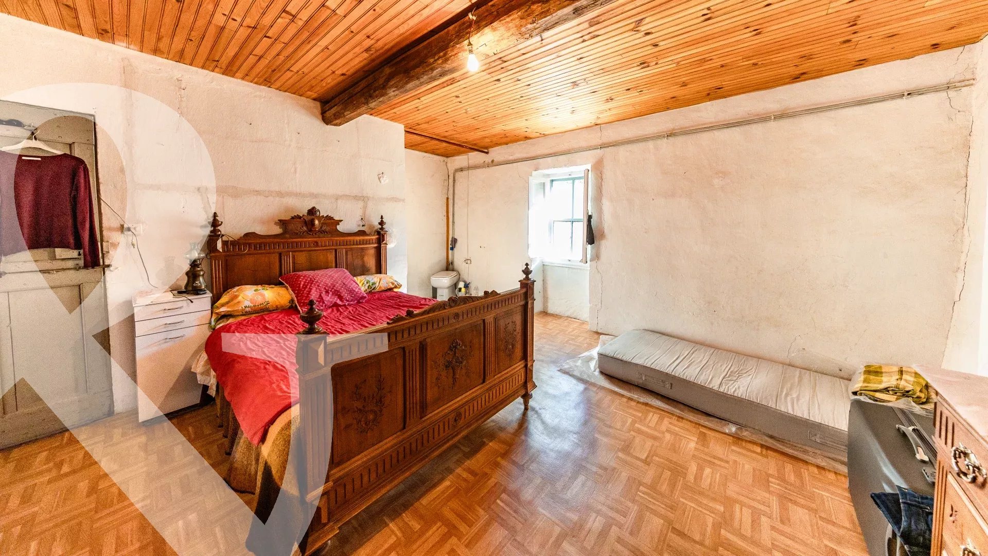 MAISON DE VILLAGE A RENOVER