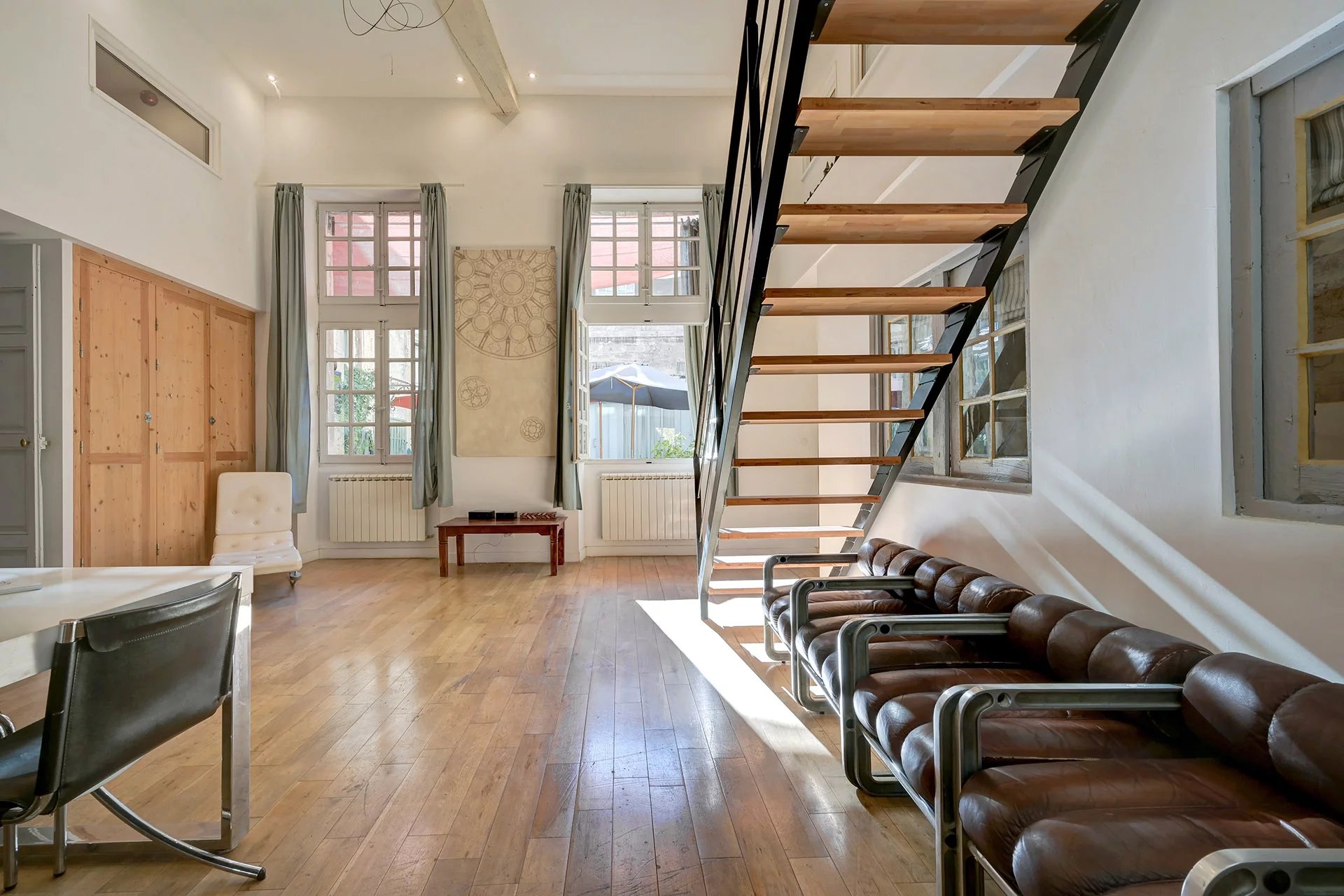 Avignon 17th century mansion - Large apartment with terrace