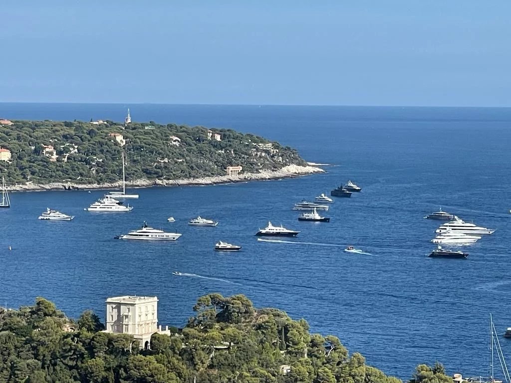 BEAUSOLEIL  - A 5 MINUTES DE MONACO 2/3 PIECES - CAVE - GARAGE - PISCINE