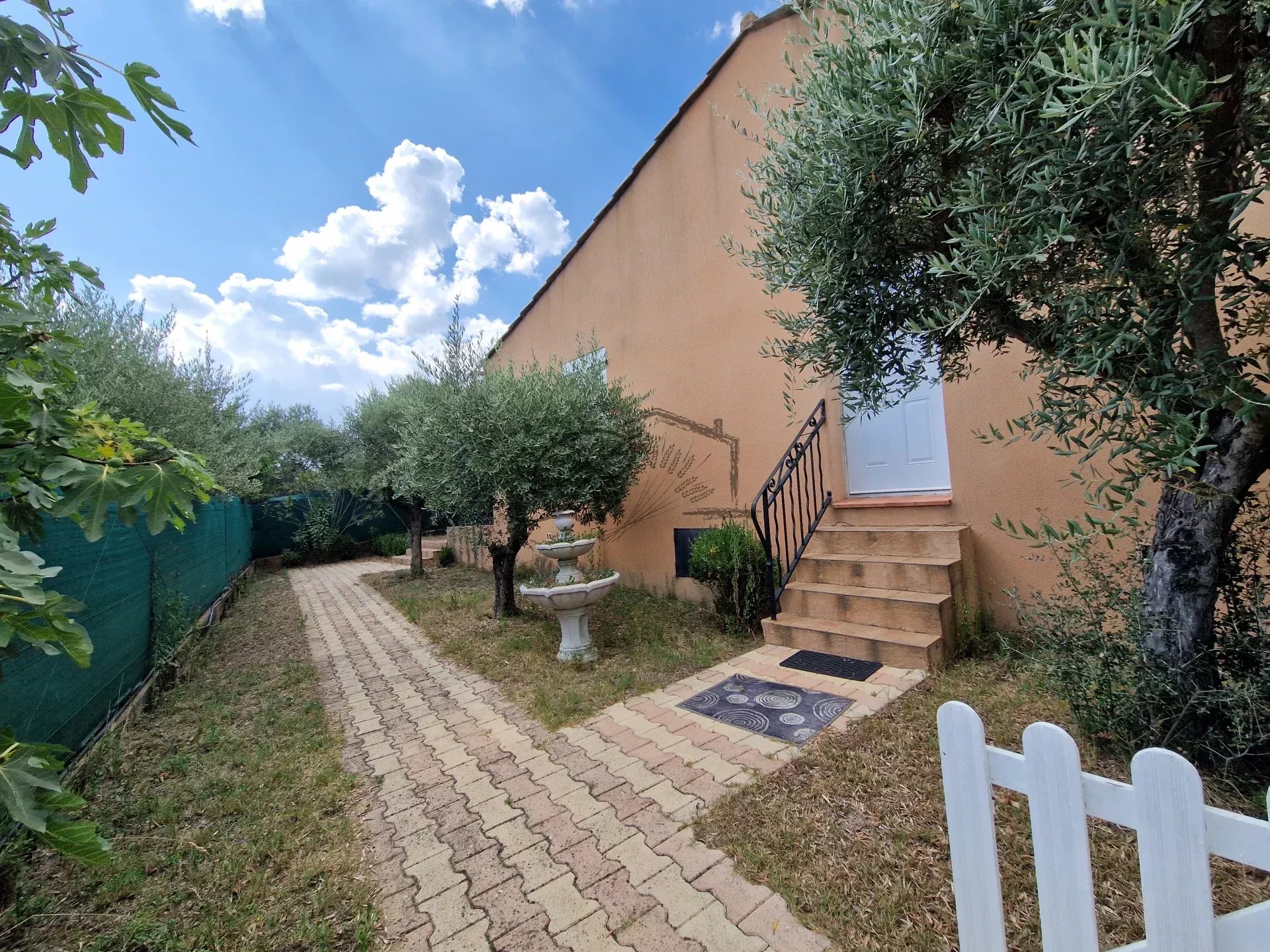 Agence immobilière de 