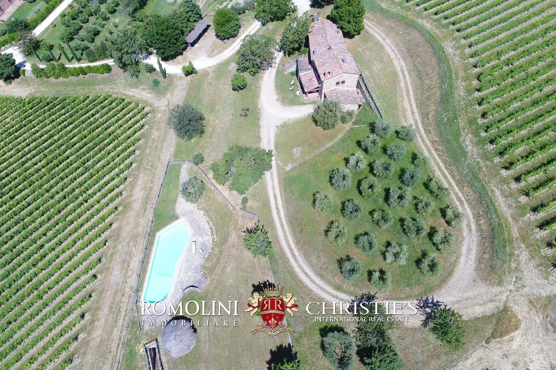 16 Bedroom Vineyard's Image 23
