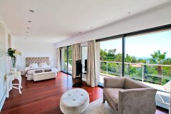 Contemporary Luxury Villa for Sale in Cannes with Lérins Island Views — photo 6 of 14