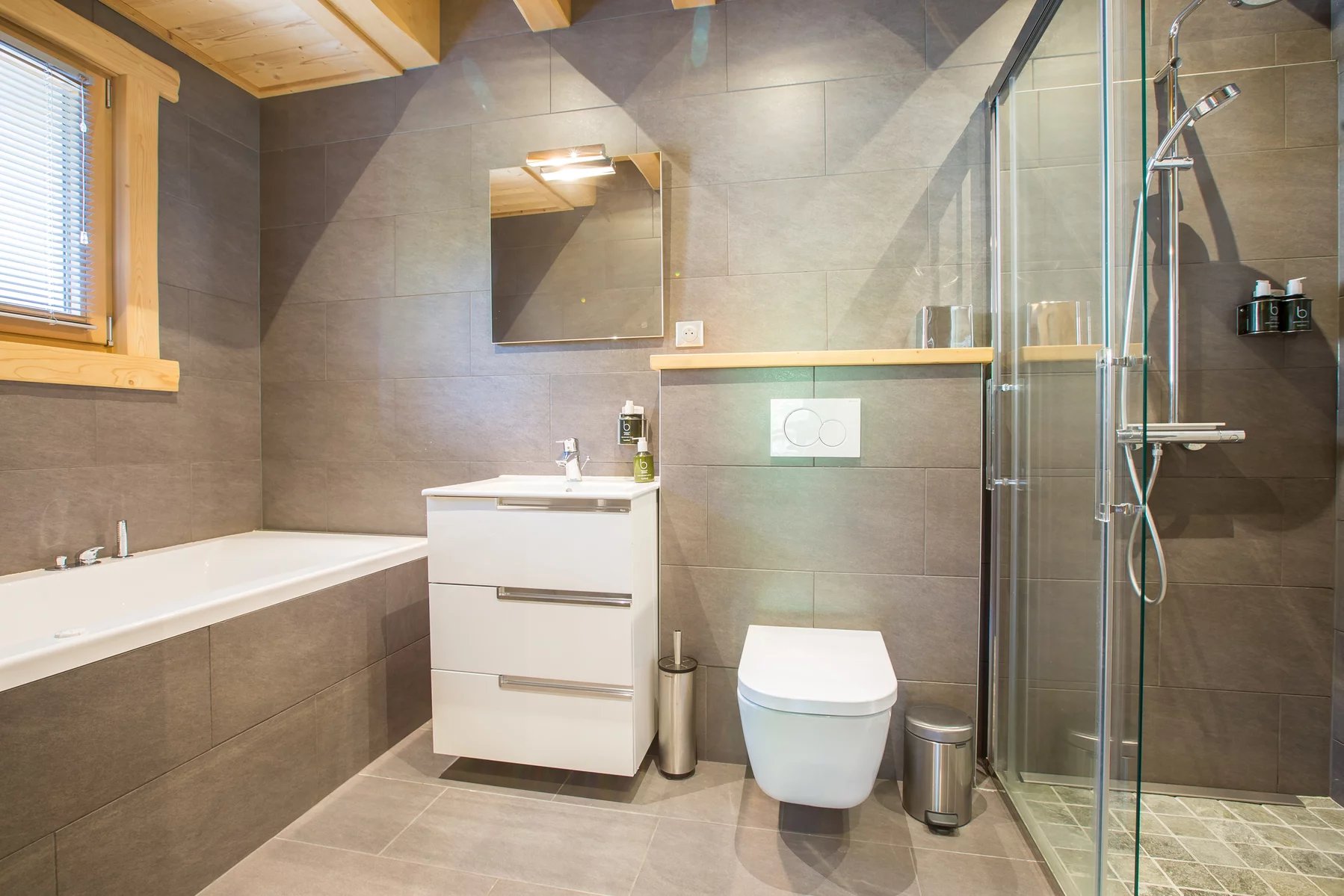 Photo of MORZINE - Stunning turn-key 6 bedroom chalet in Morzine