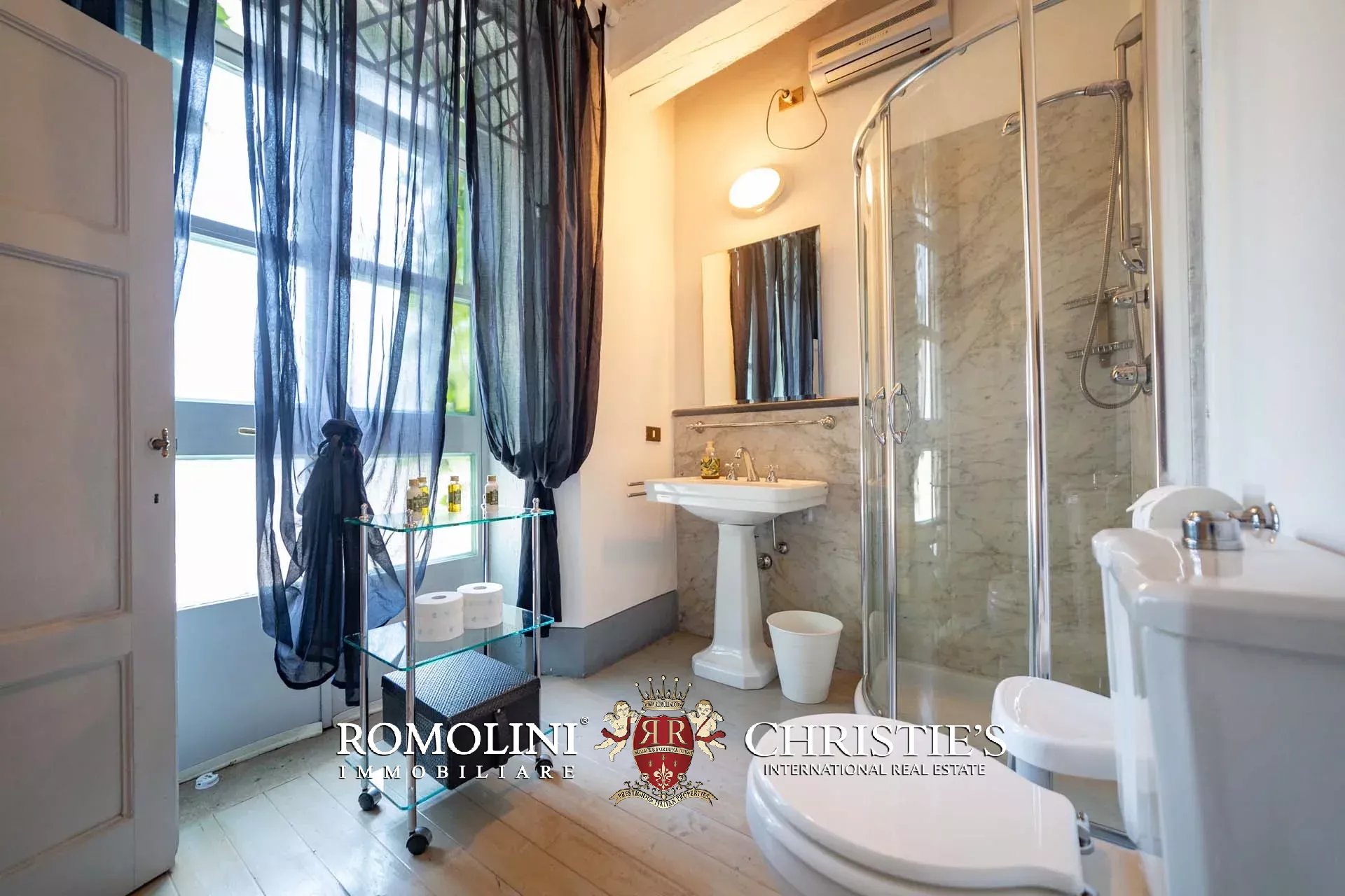 15 Bedroom Villa/Townhouse's Image 45