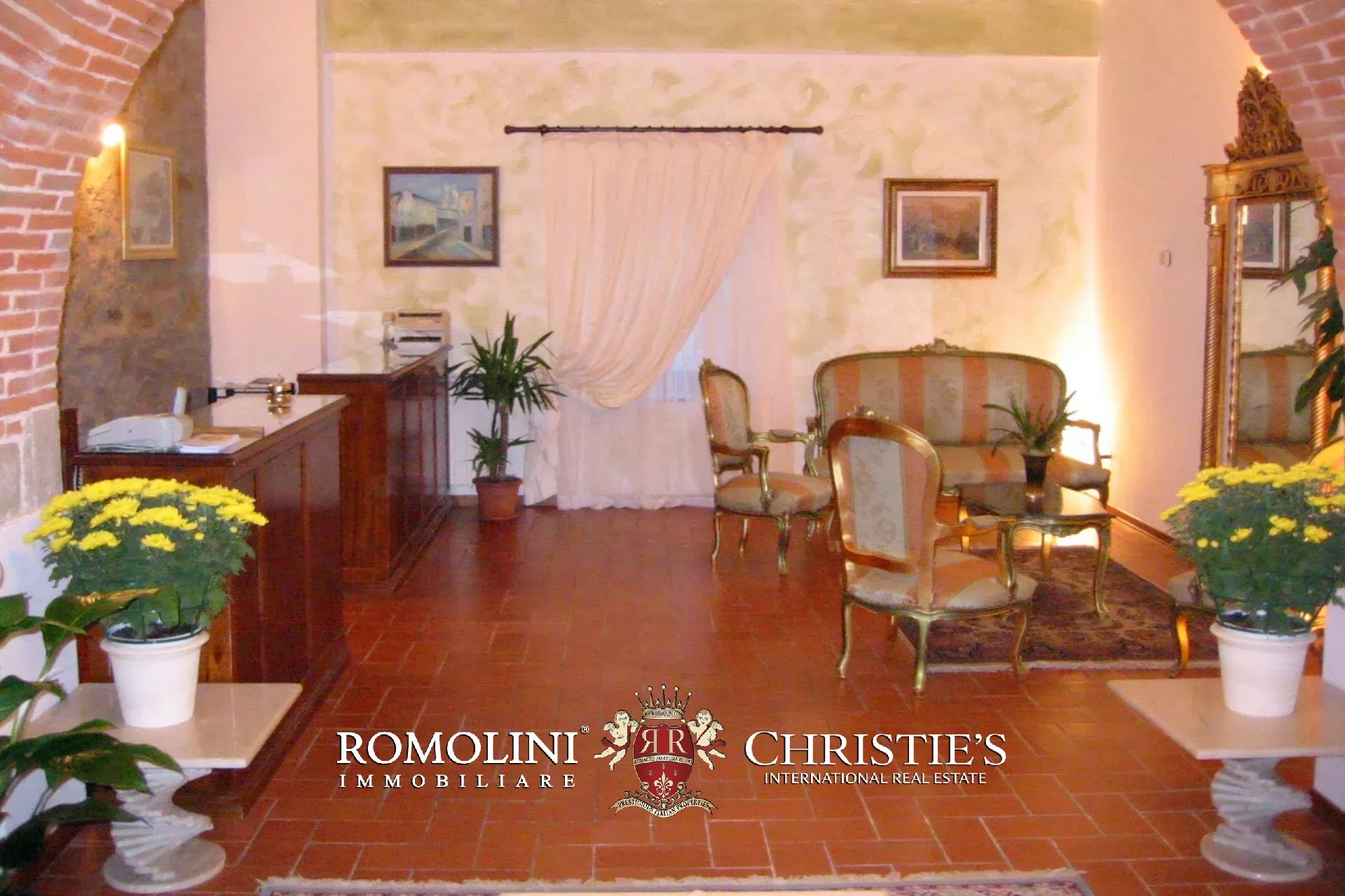 32 Bedroom Villa/Townhouse's Image 28