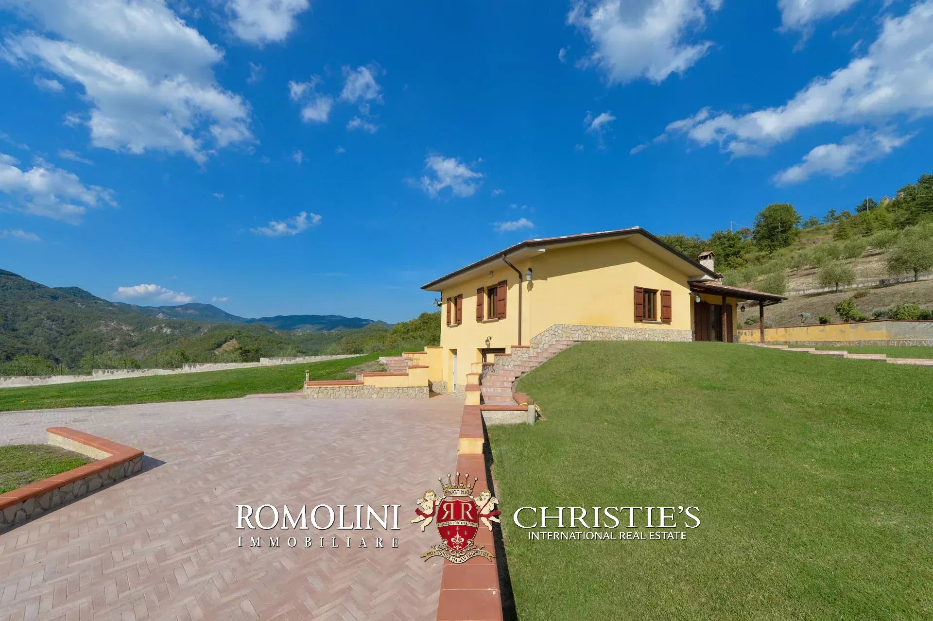 3 Bedroom Villa/Townhouse's Image 9