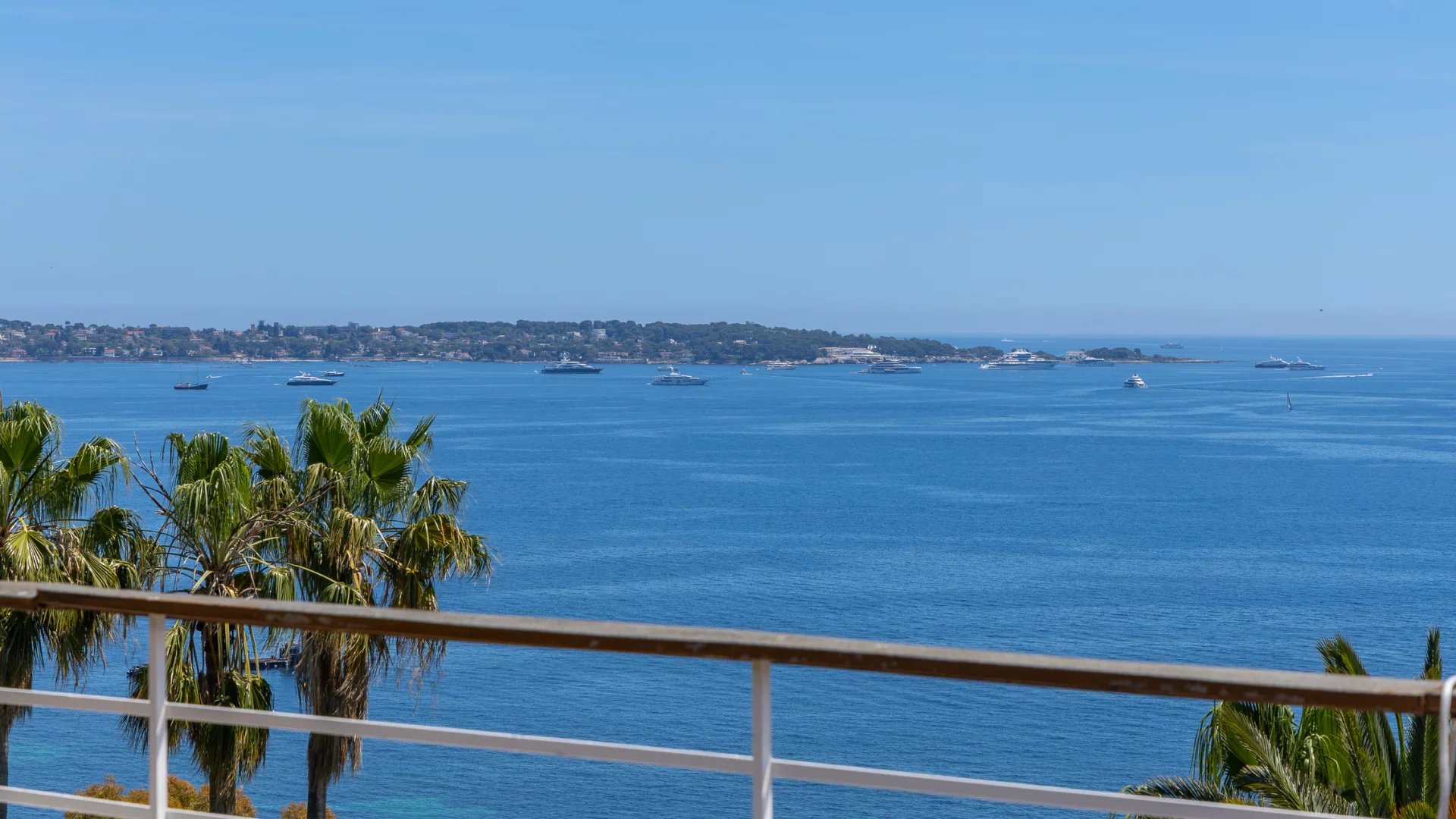 Apartment with High Potential in the Sought-After California District