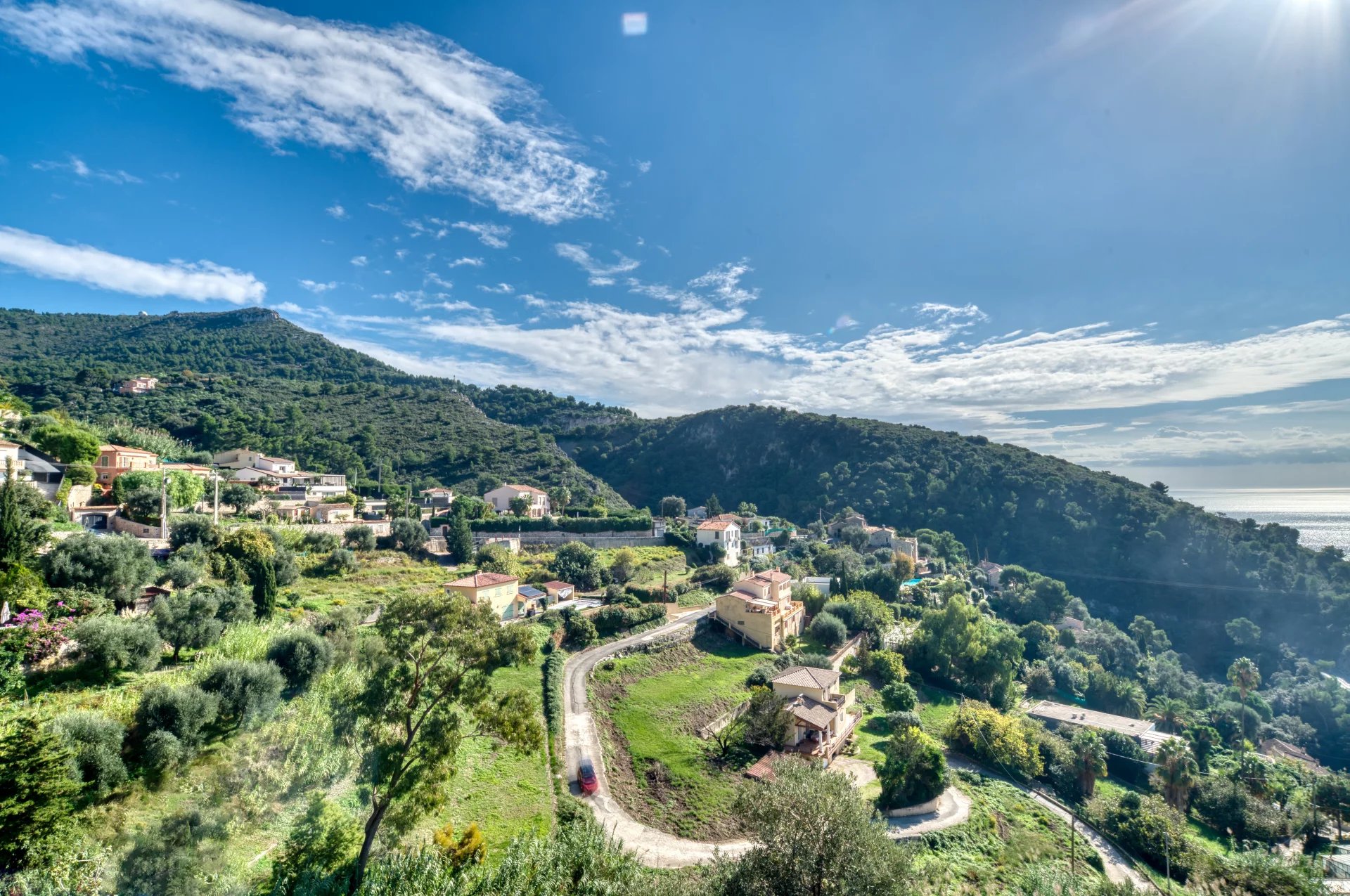 Èze – Villa de Prestige avec Vue Mer et Fort Potentiel – À 6 km de Monaco