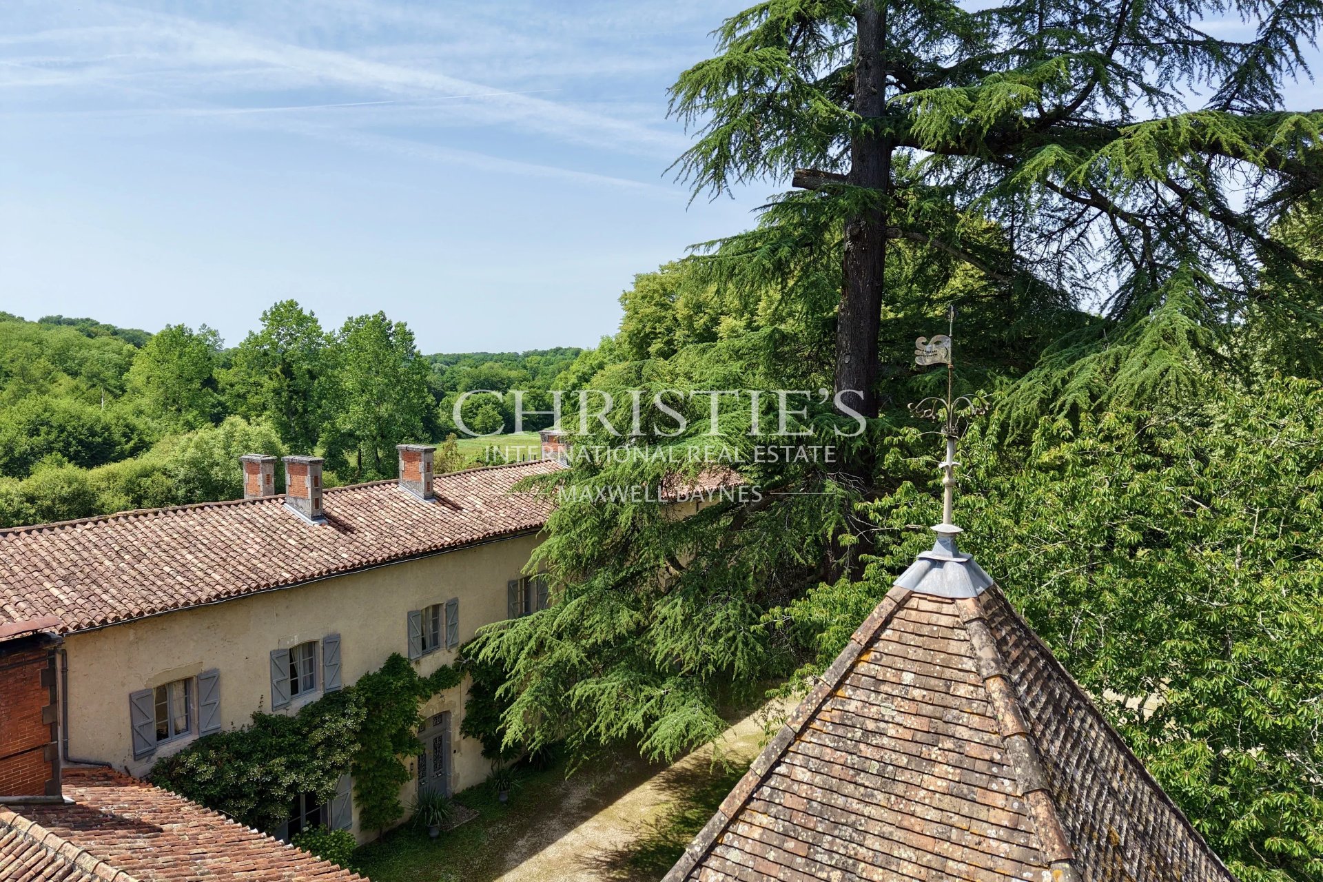 6 Bedroom Villa/Townhouse's Image 7