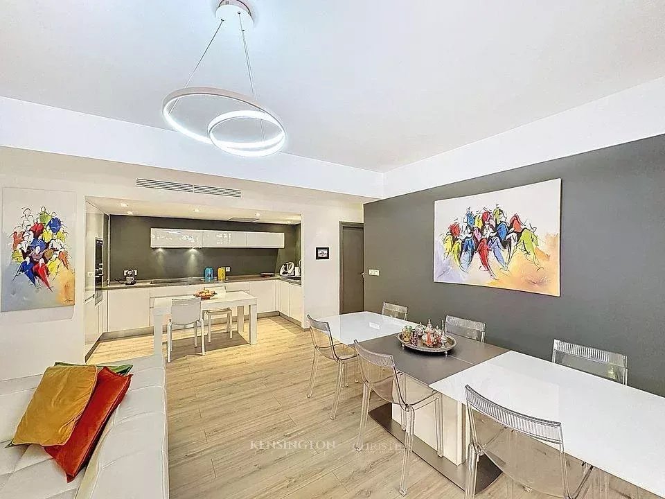 3 Bedroom Apartment/Flat's Image 3