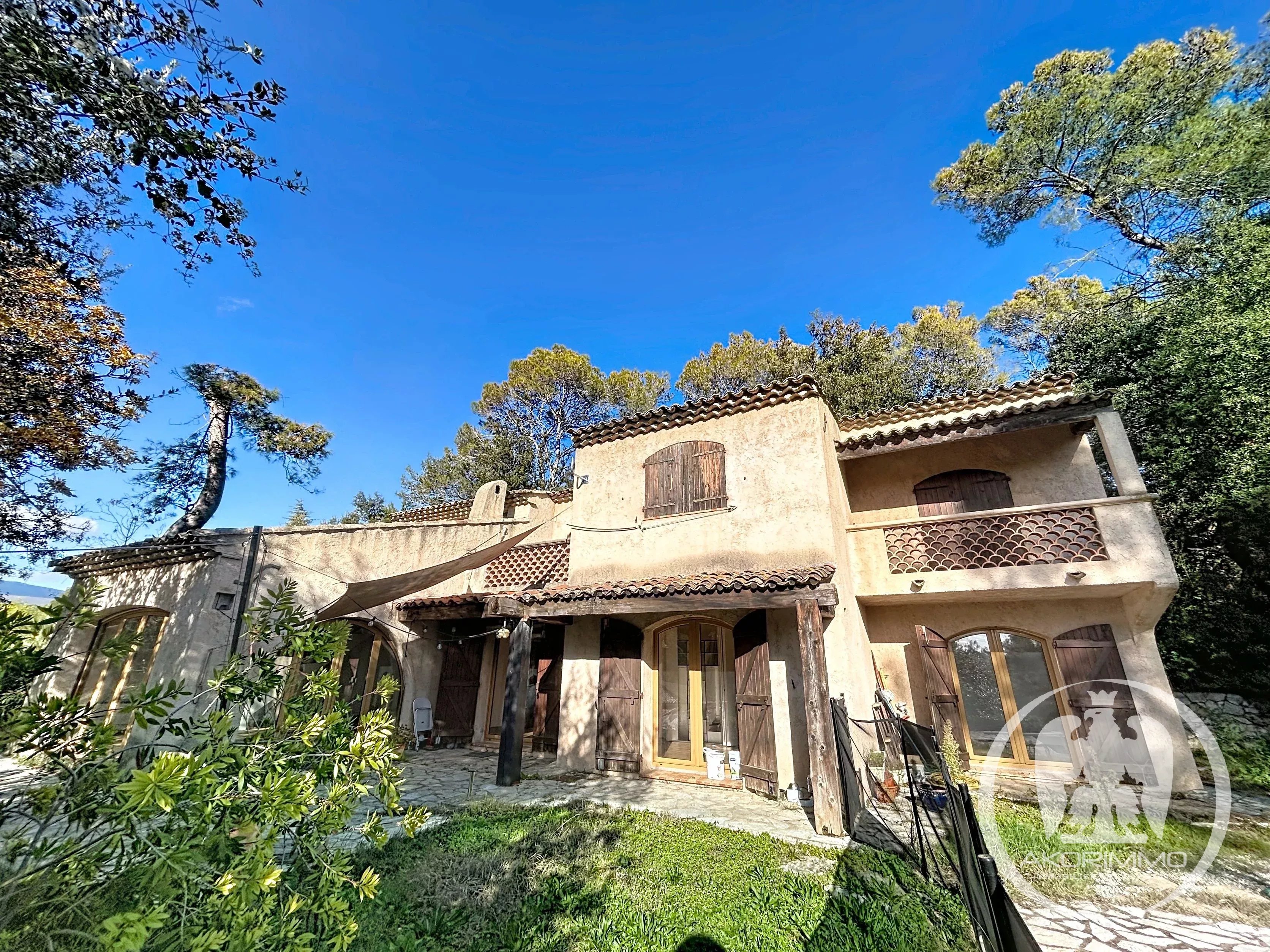 Casa  - 6 stanze  - 170.0 m2 -