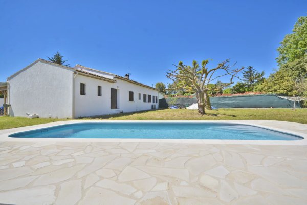 Elegant Mougins Villa for sale with Pool and Carport — photo 2