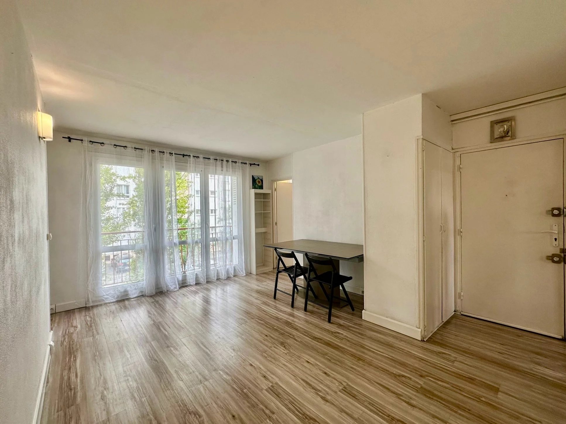 Appartement F5 lumineux avec balcon  Résidence sécurisée à Drancy