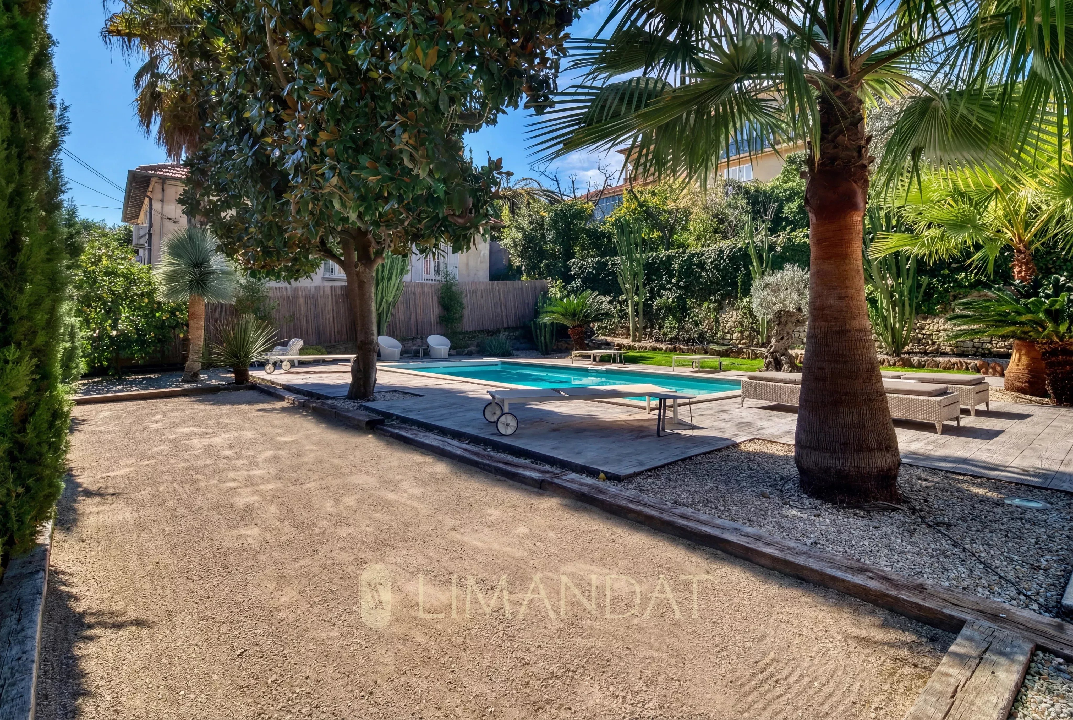 CANNES - NEAR CROISETTE - 7-BEDROOM VILLA