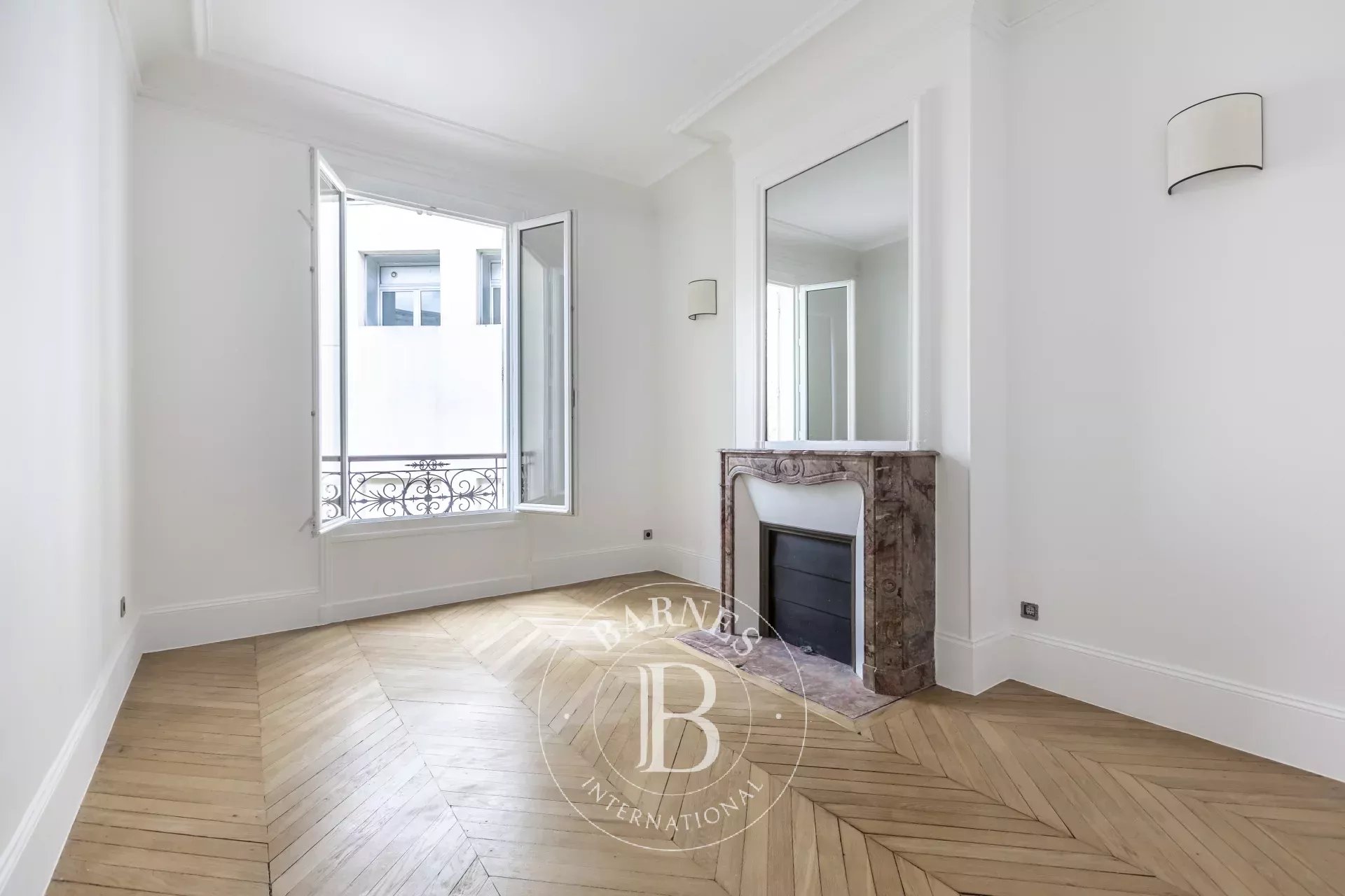 ARC DE TRIOMPHE - 2 BEDROOMS - 5TH FLOOR - IMMACULATE CONDITION - picture 21