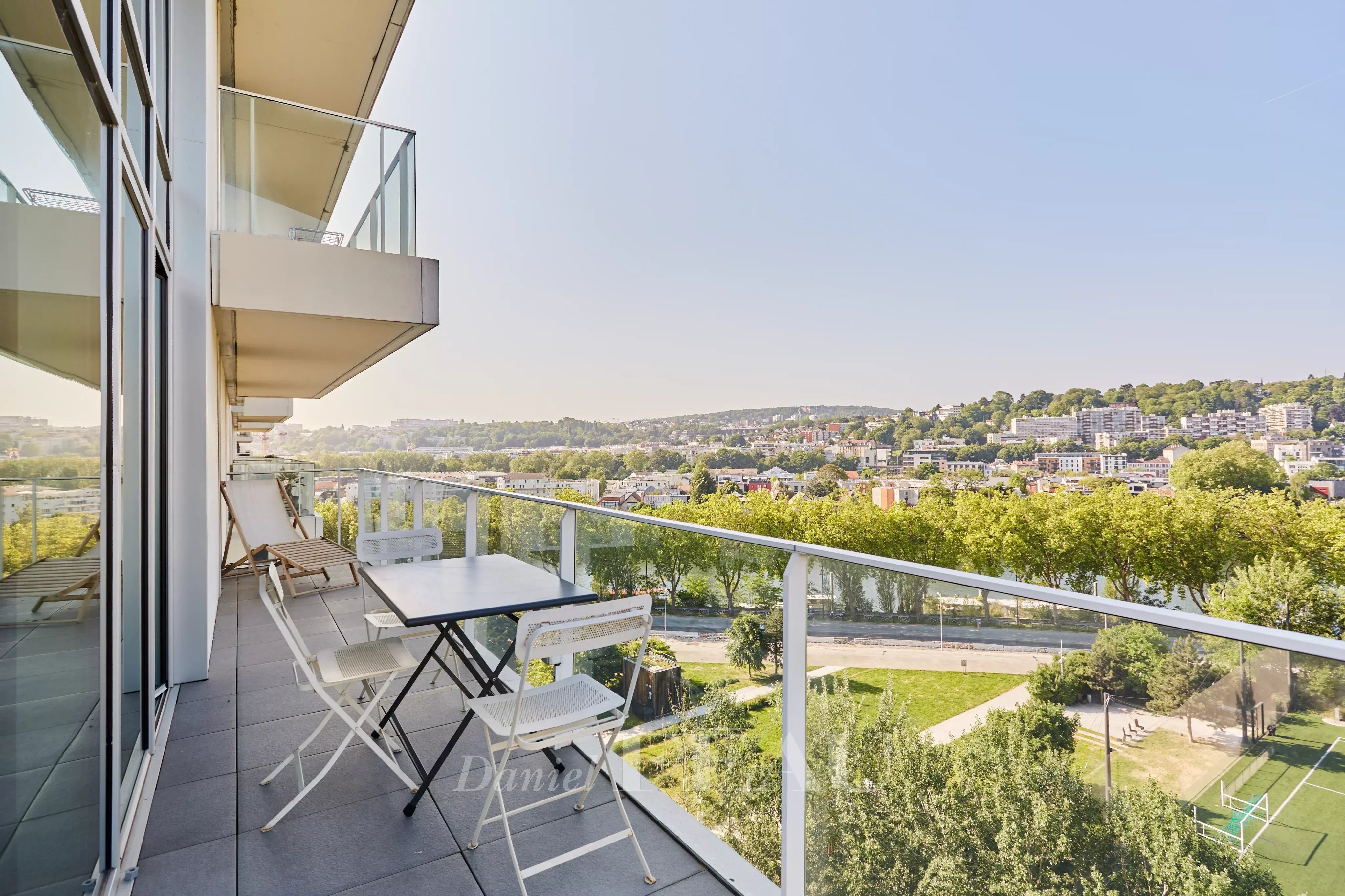 Boulogne Billancourt – A furnished duplex apartment