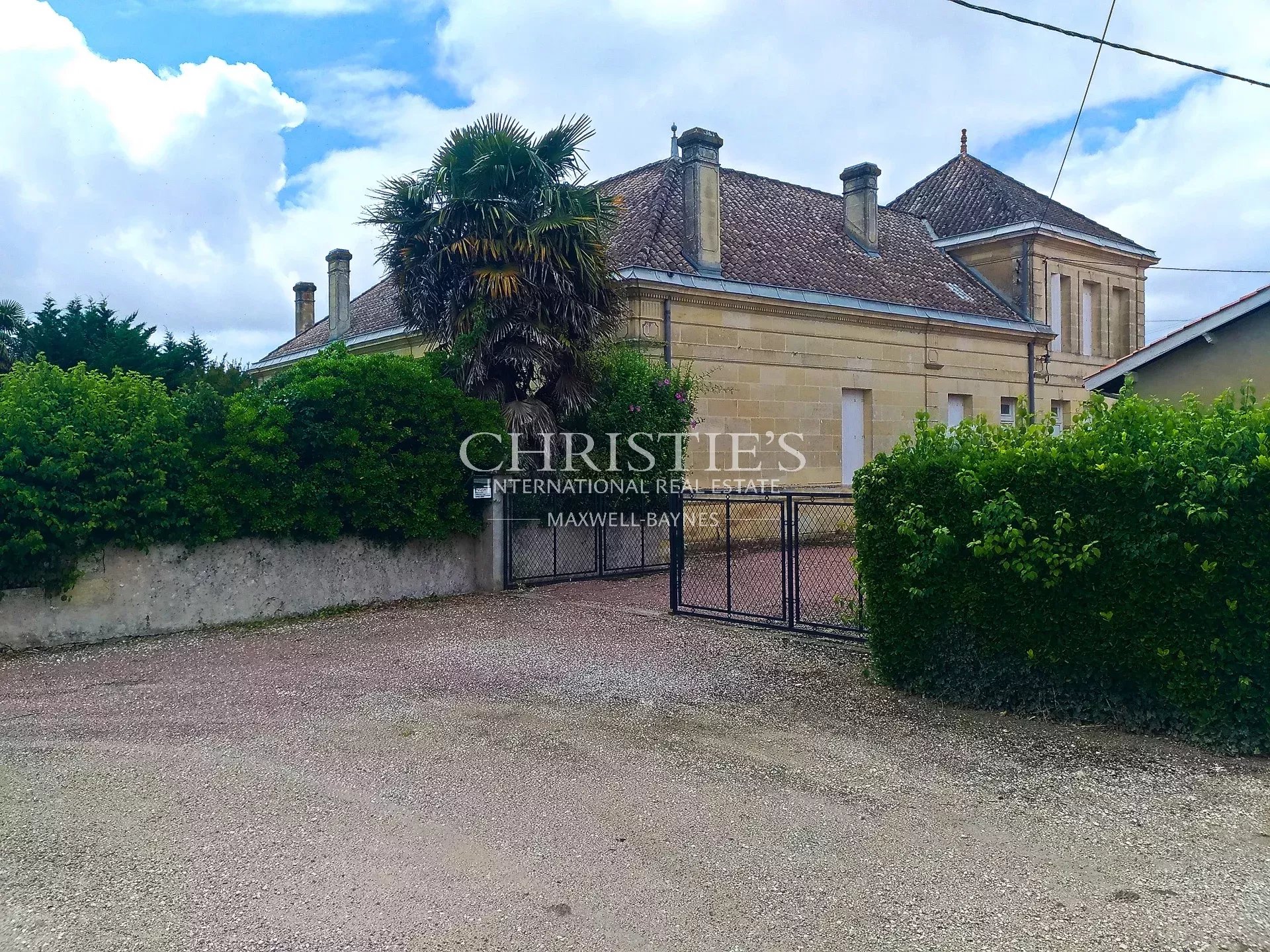 12 Bedroom Vineyard's Image 16