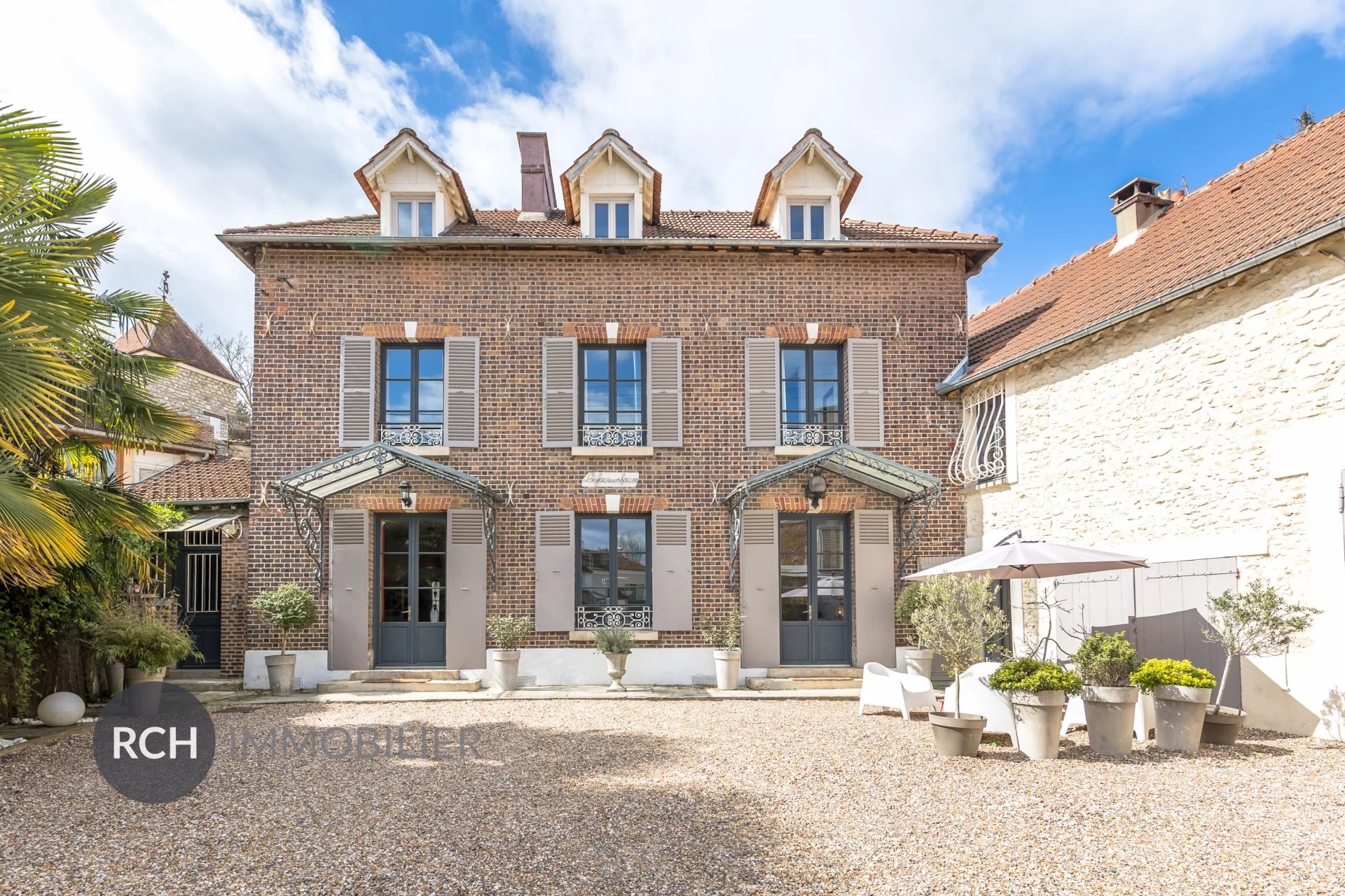 A 5 minutes de Neauphle le Château - Superbe maison de maître du XIX ème siècle à la décoration soignée