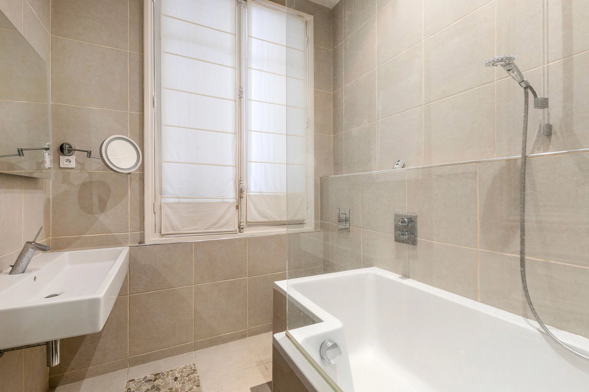 3 Bedroom Apartment/Flat's Image 7
