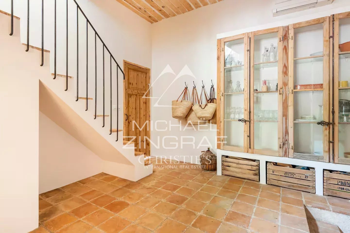 9 Bedroom Villa/Townhouse's Image 11