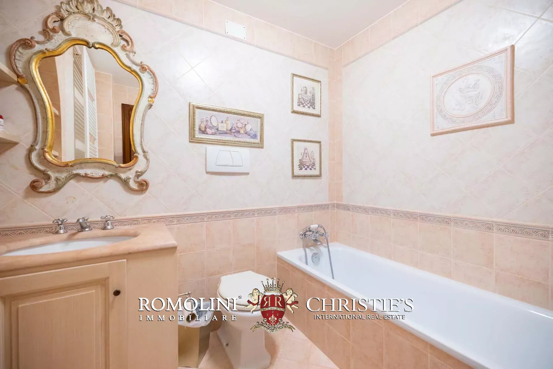 37 Bedroom Villa/Townhouse's Image 204