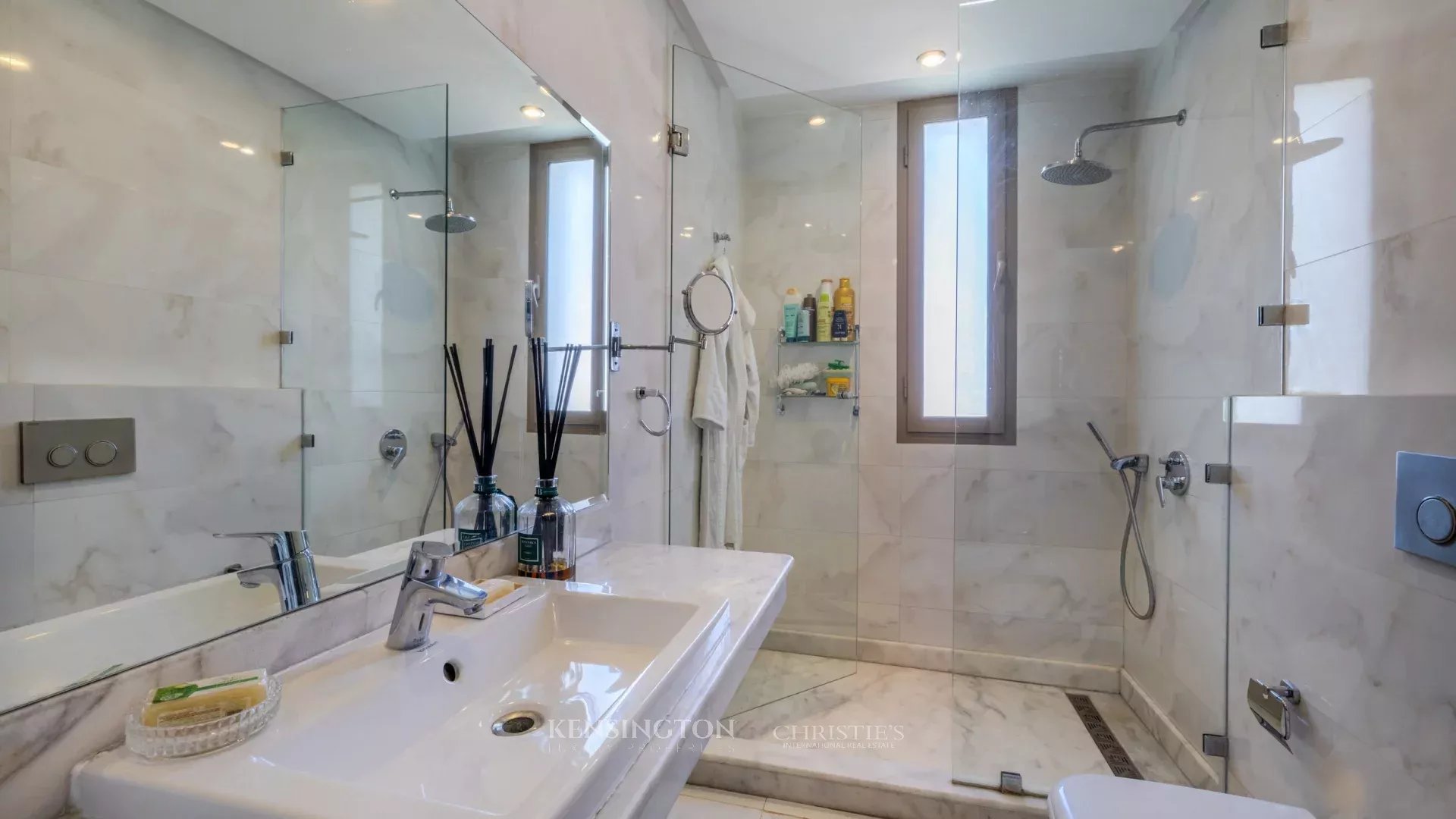 4 Bedroom Villa/Townhouse's Image 59