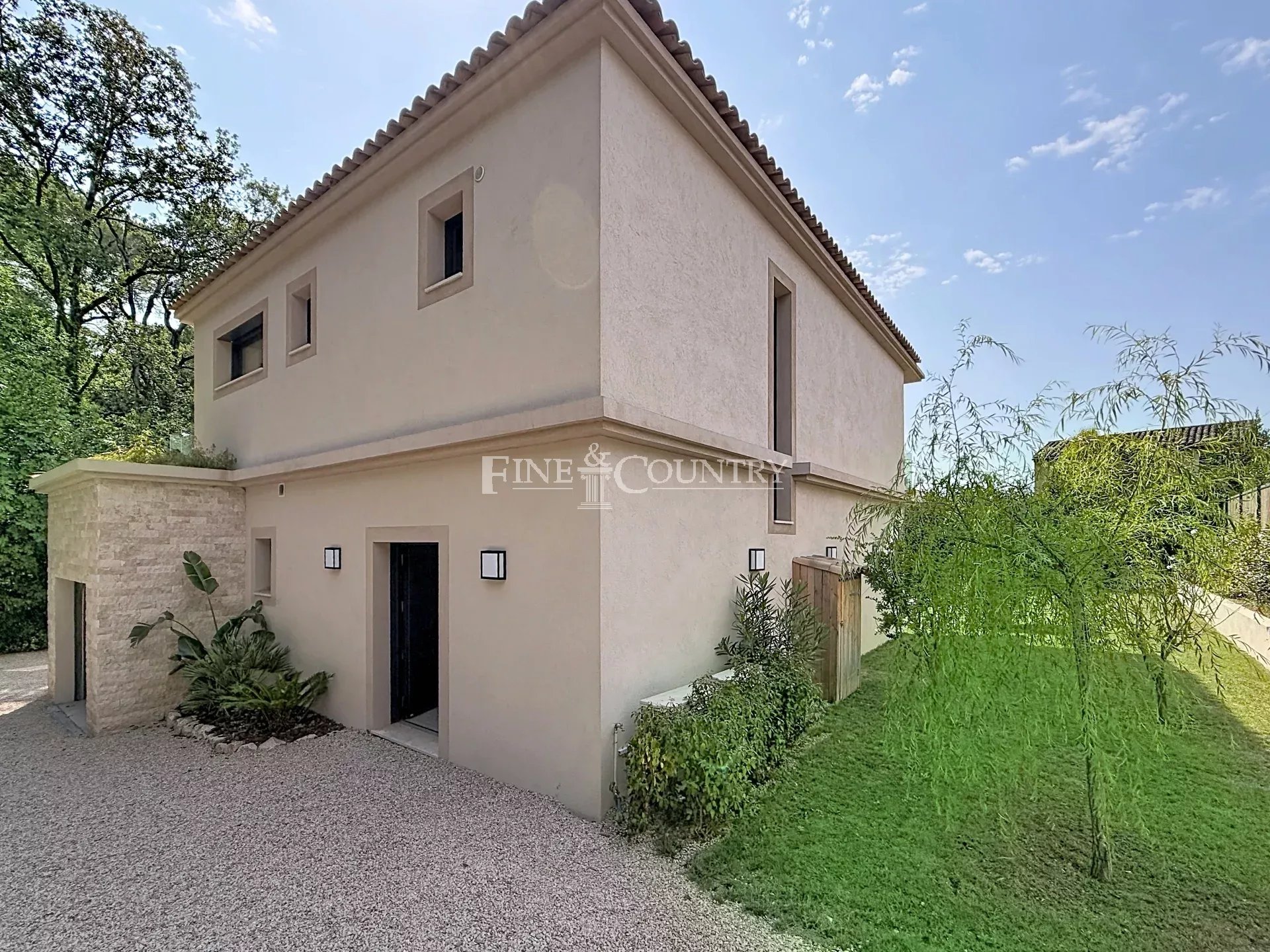 Photo of Villa for sale in Mougins new in private domaine