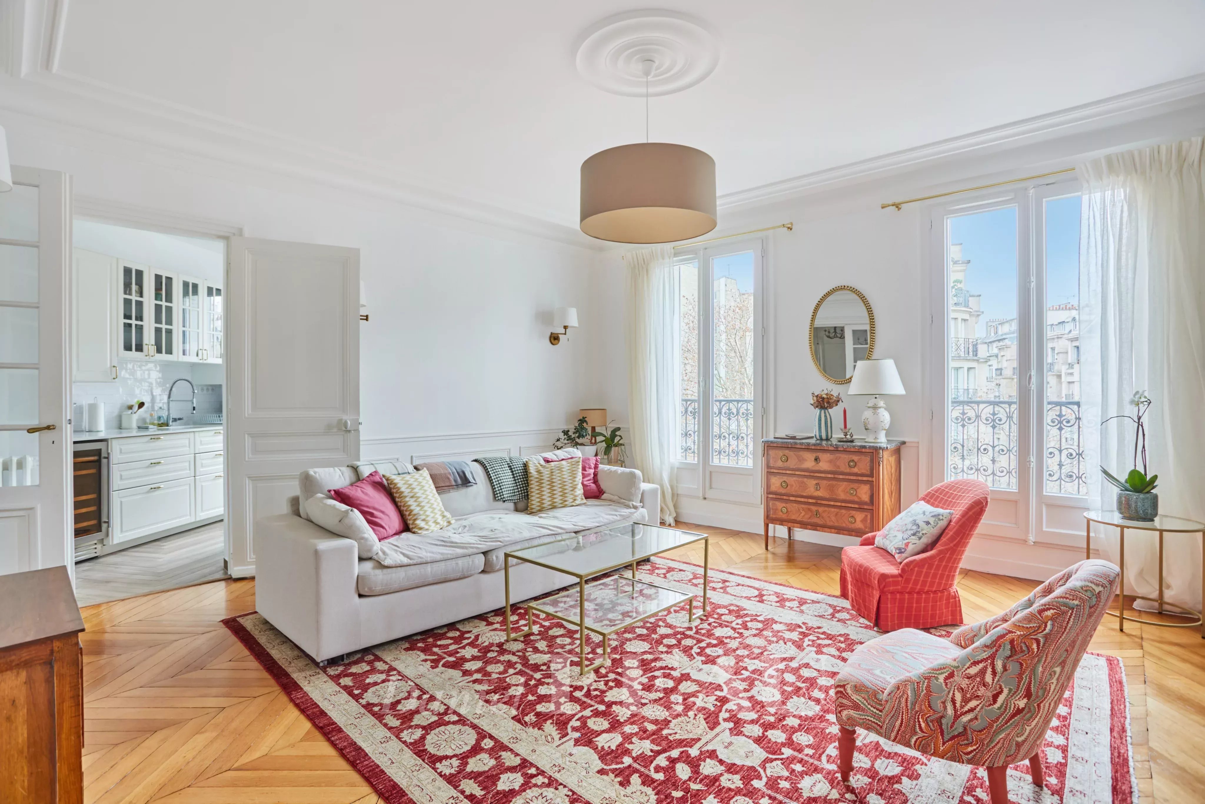 Paris XVIIe - Pereire / Wagram - Vues dégagées - Appartement refait à neuf.