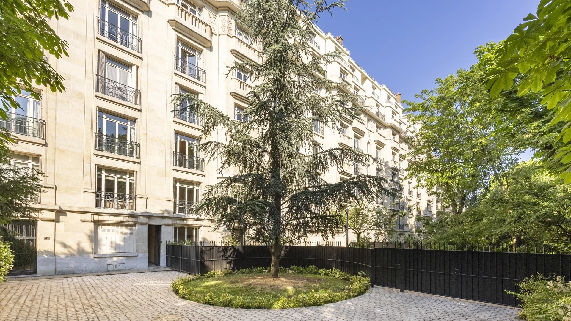 Neuilly-sur-Seine - VICTOR HUGO