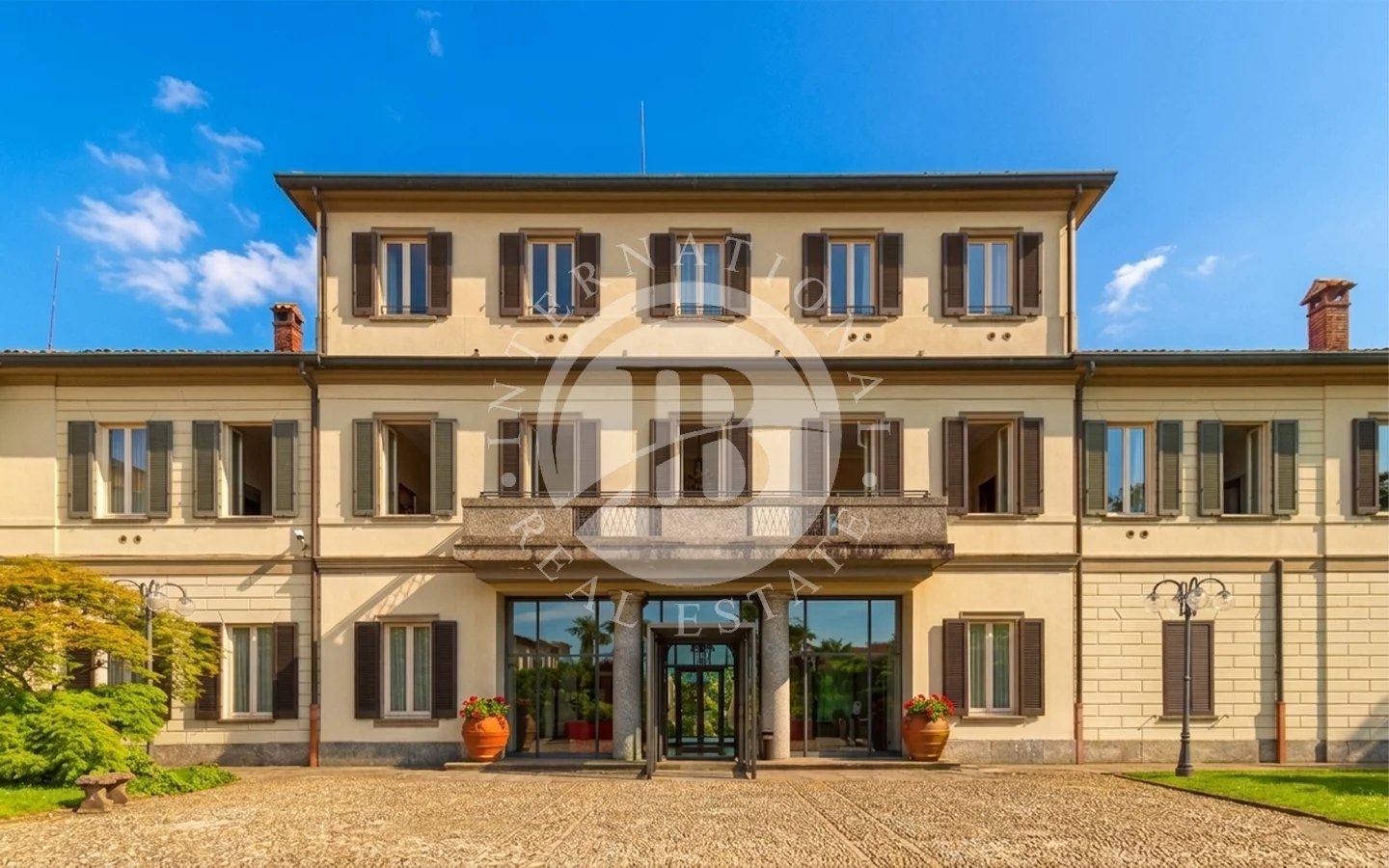 Villa in Figino Serenza - view 1