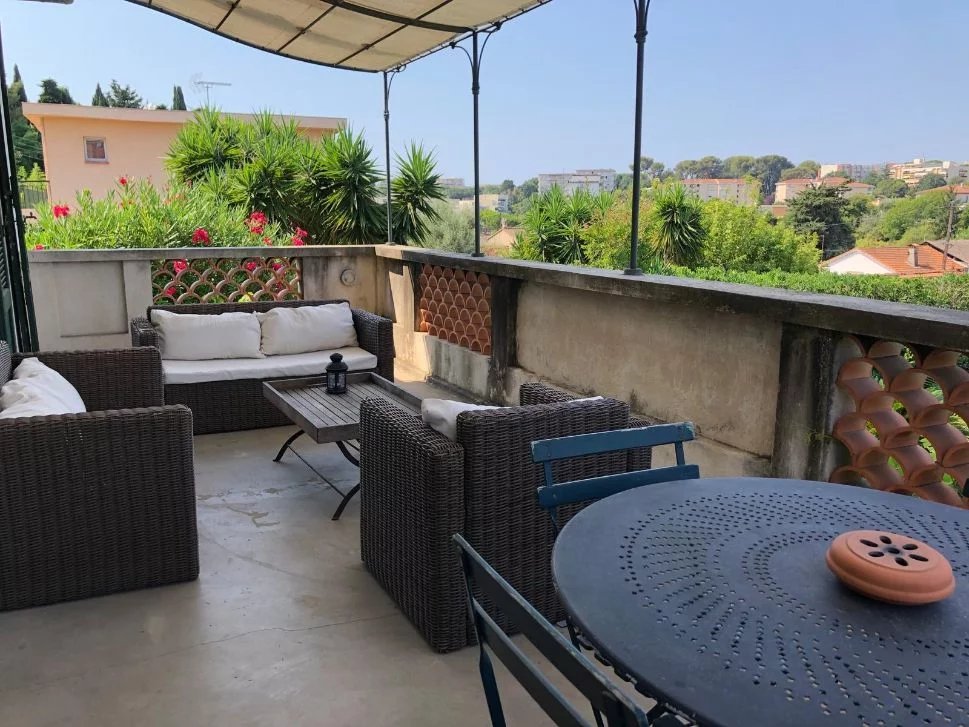 Trois pièces de 68m² avec deux terrasses et parking